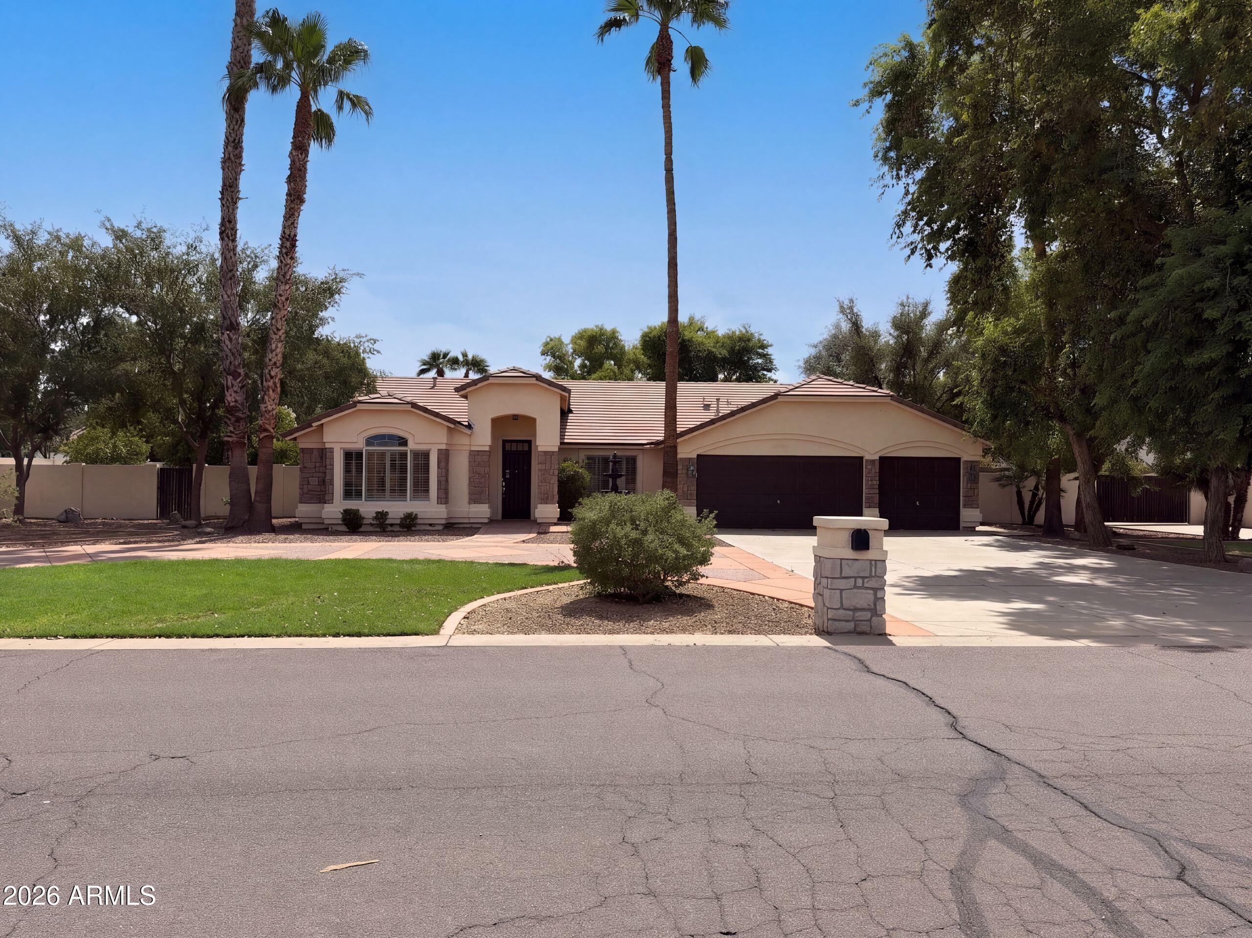 2599 E ARROWHEAD Trail, Gilbert, AZ 85297