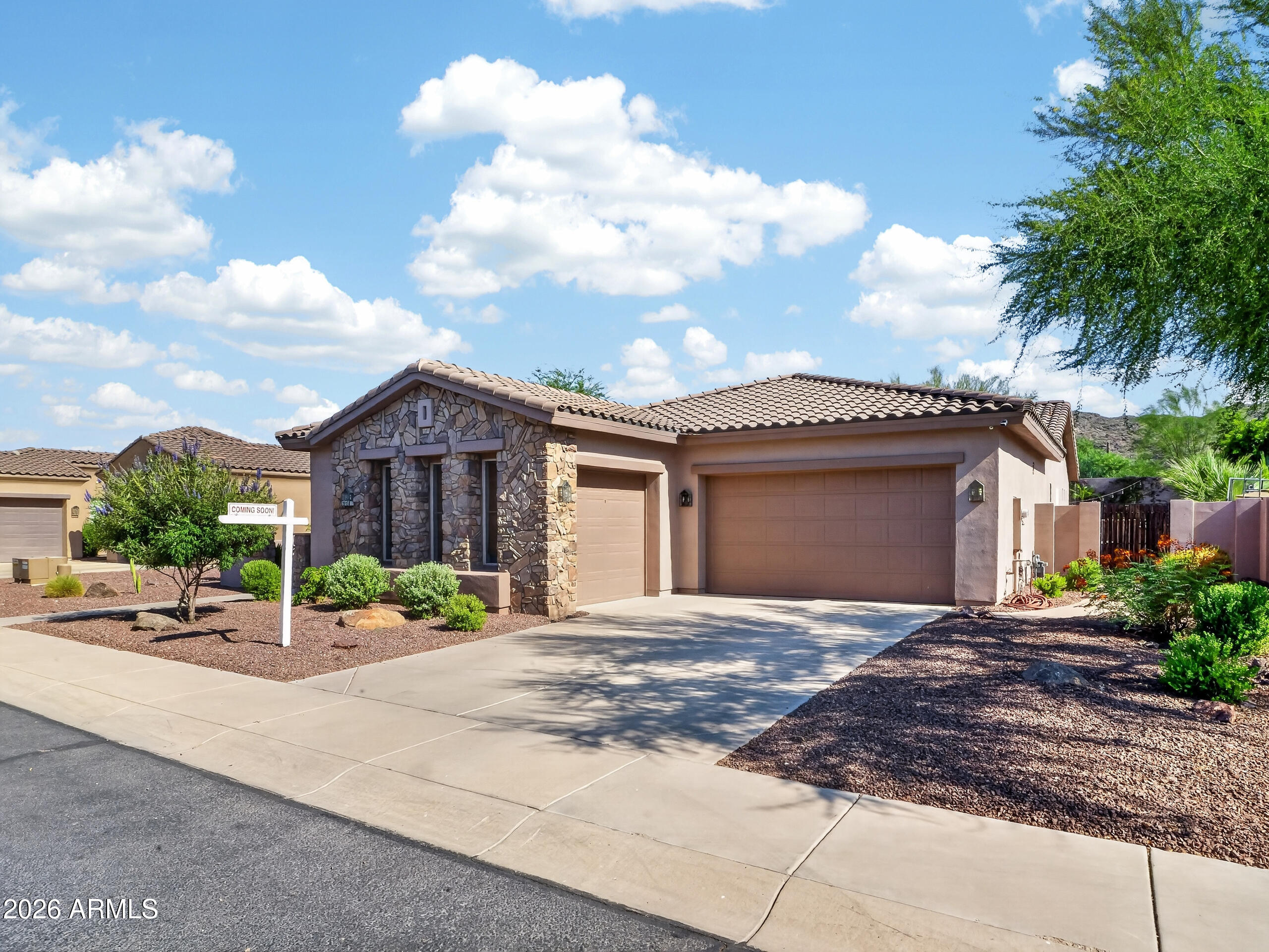 1915 E LATONA Road, Phoenix, AZ 85042