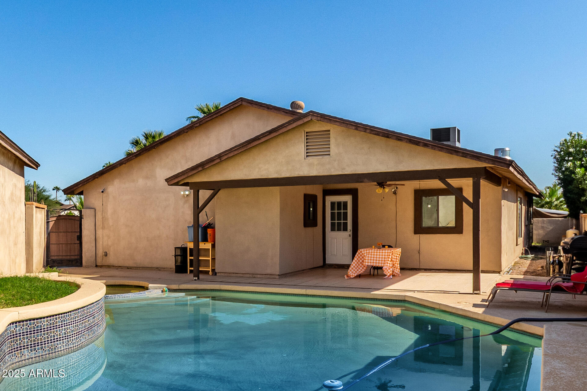 8611 E GARFIELD Street, Scottsdale, AZ 85257