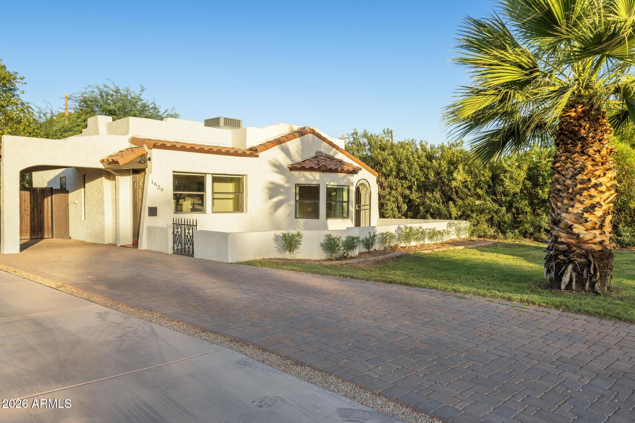 1629 N 17TH Avenue, Phoenix, AZ 85007