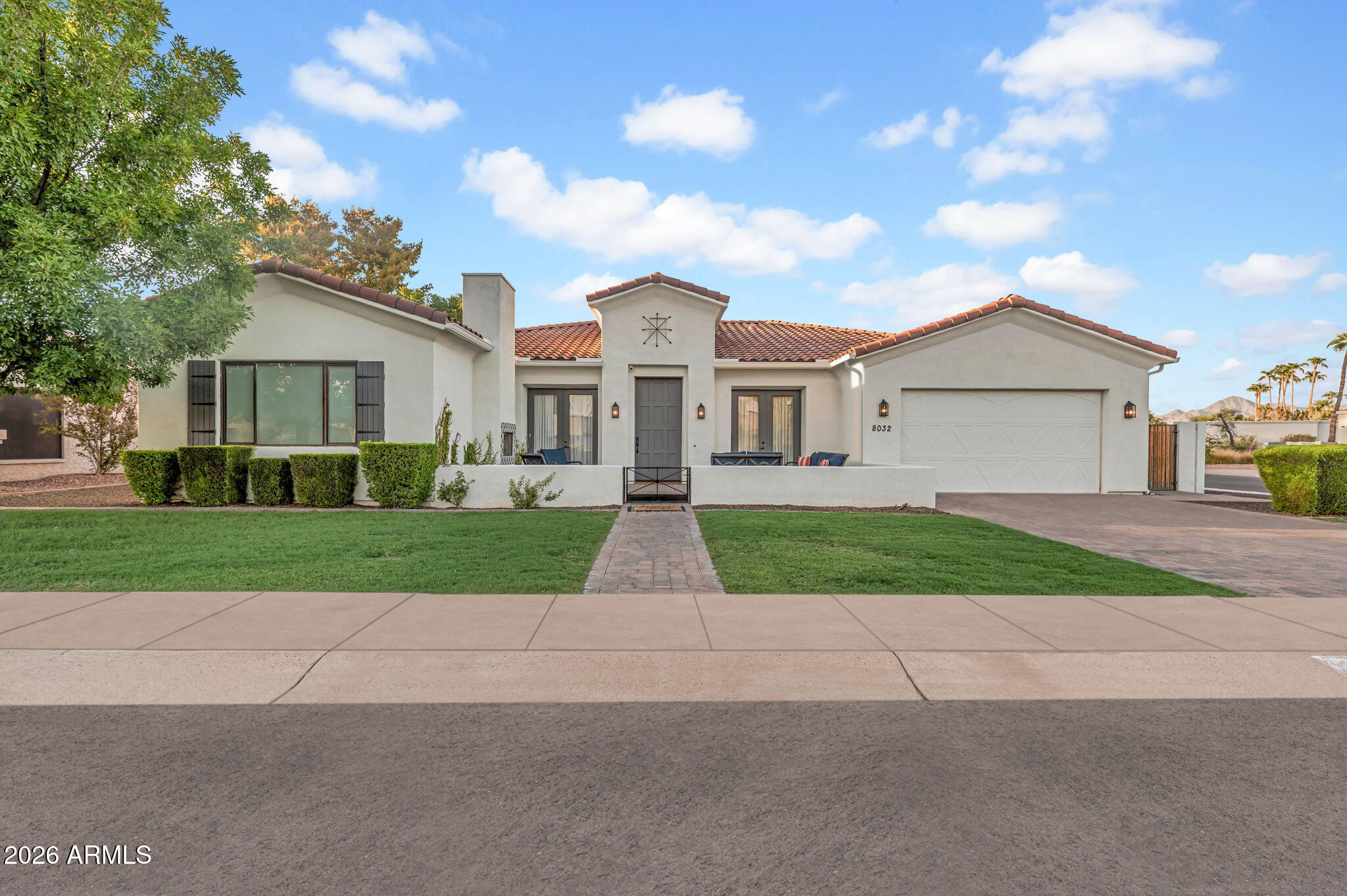 8032 E DEL LATON Drive, Scottsdale, AZ 85258
