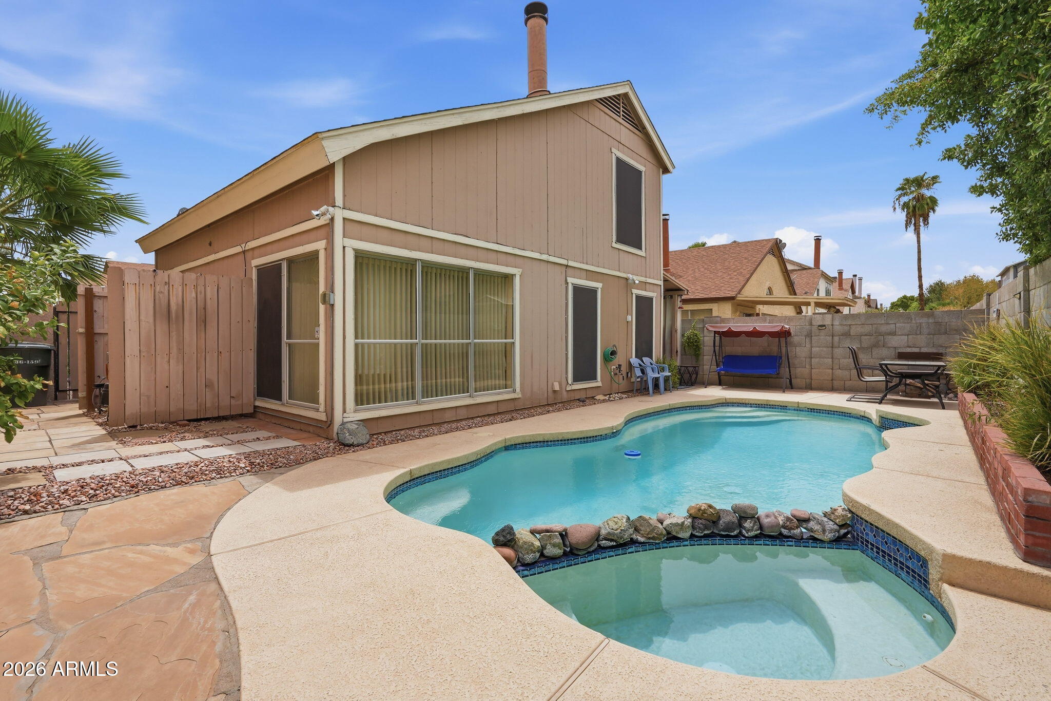 506 E KERRY Lane, Phoenix, AZ 85024