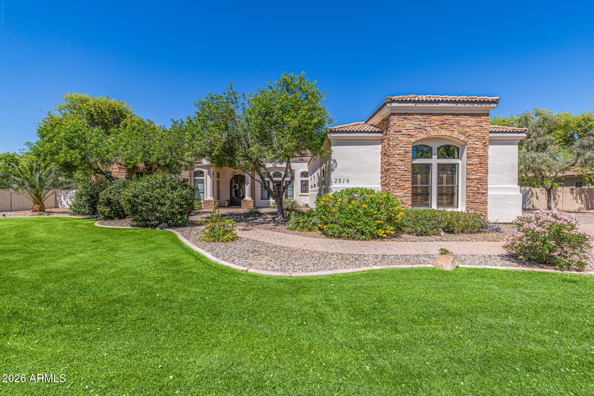 2816 E CLARK Drive, Gilbert, AZ 85297
