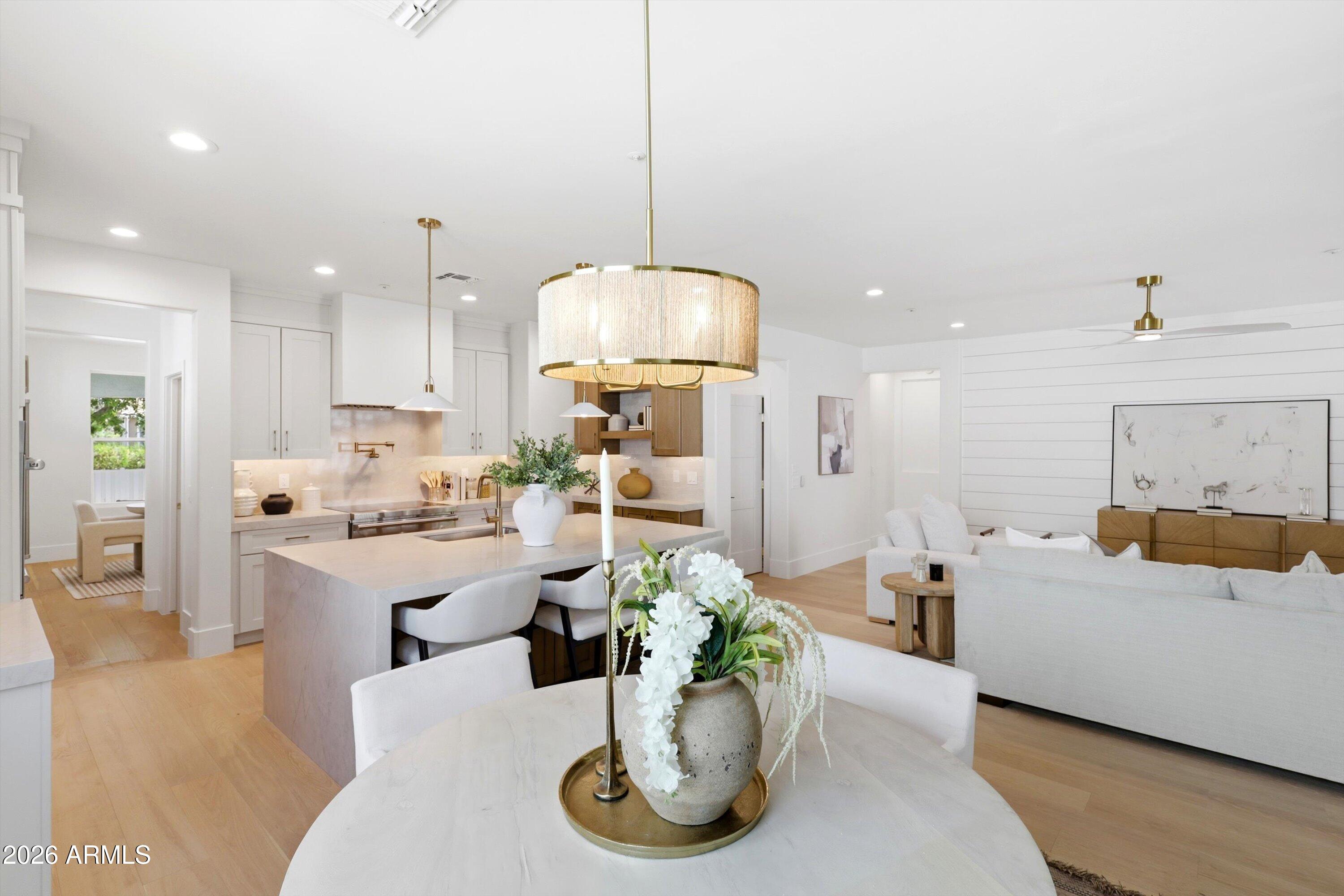 1360 S MULBERRY Street, Gilbert, AZ 85296