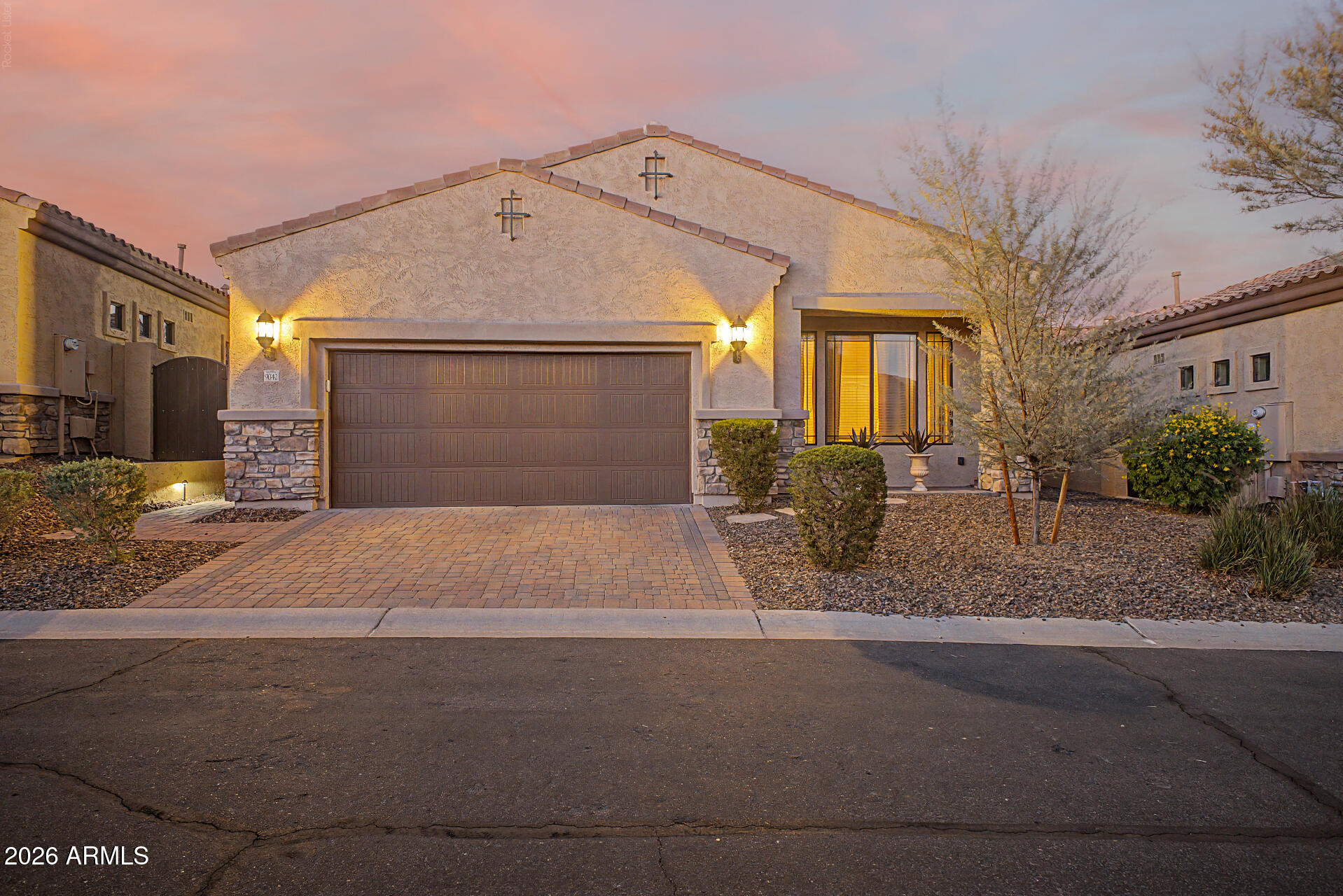 9042 E IVYGLEN Circle, Mesa, AZ 85207