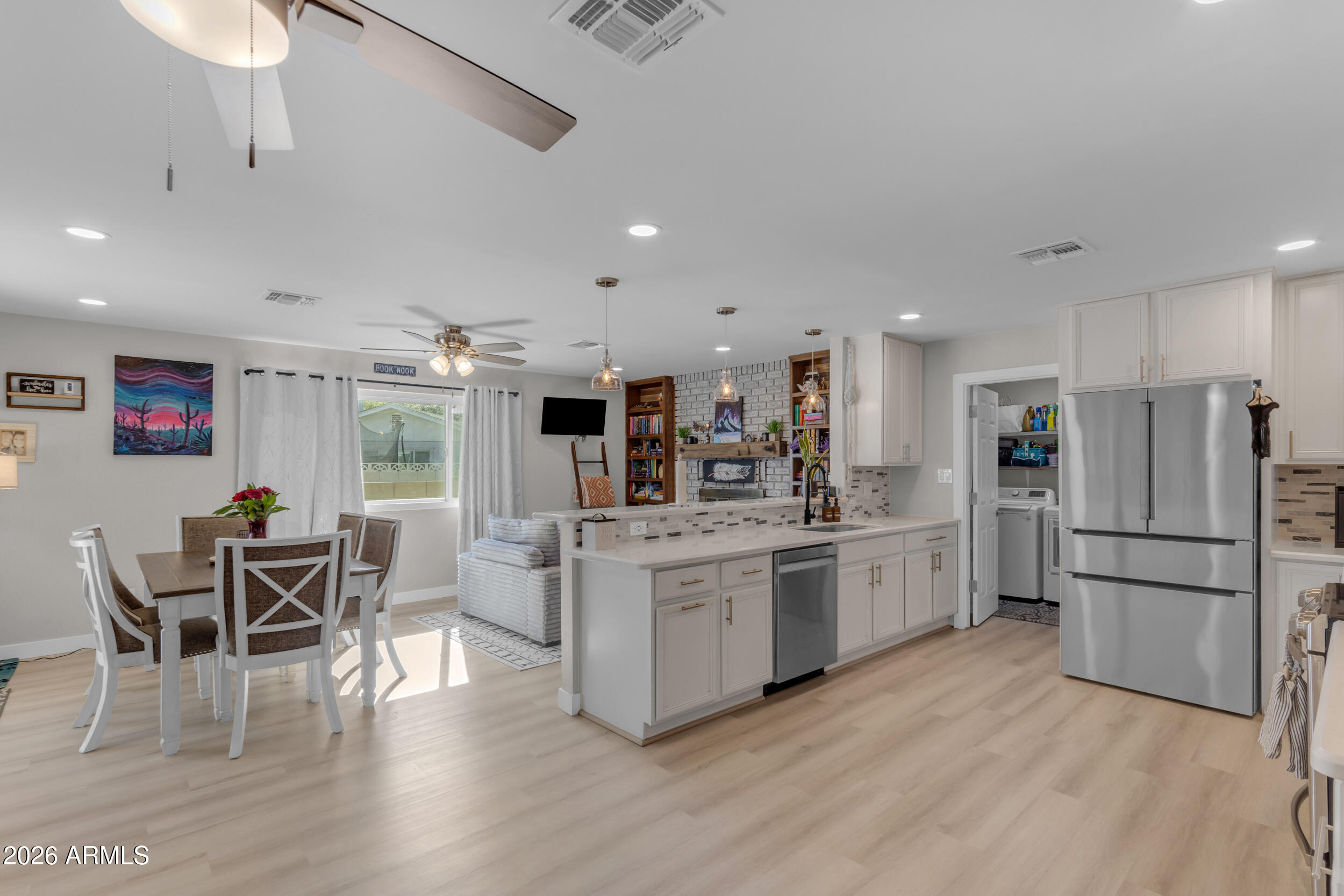 704 N Gentry Circle, Mesa, AZ 85213