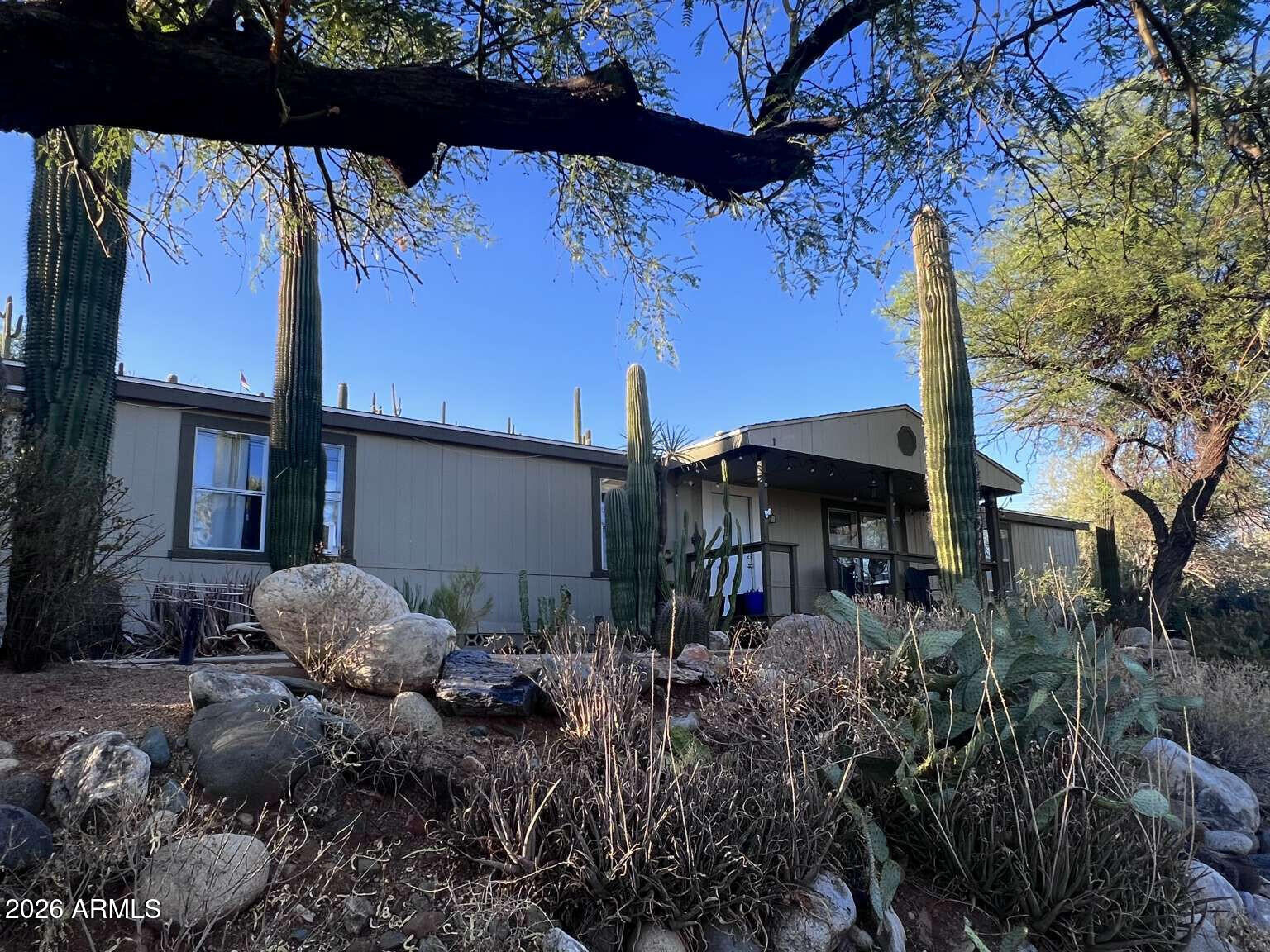 19200 E SAGUARO Drive, Black Canyon City, AZ 85324