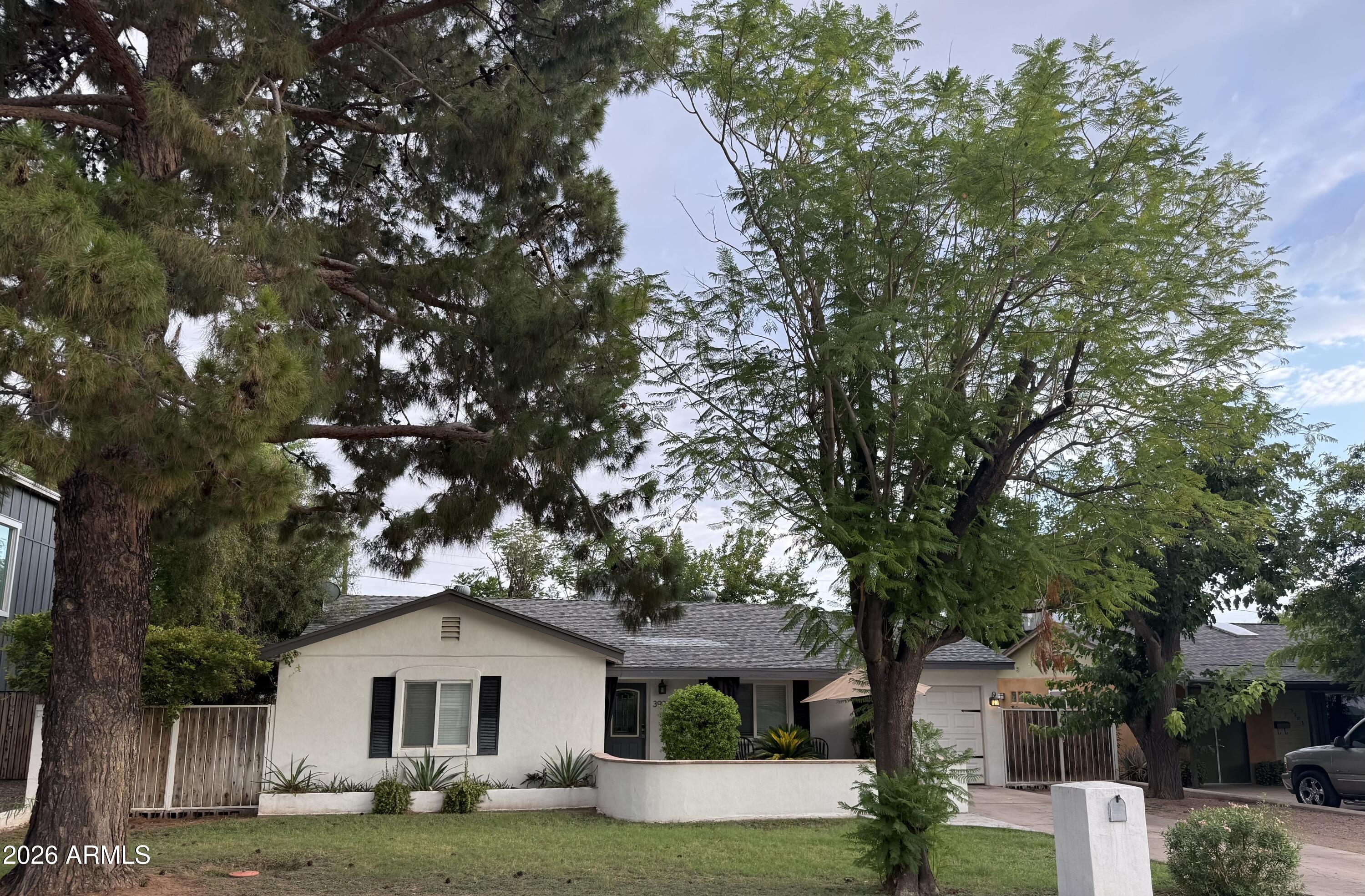 3907 E DEVONSHIRE Avenue, Phoenix, AZ 85018