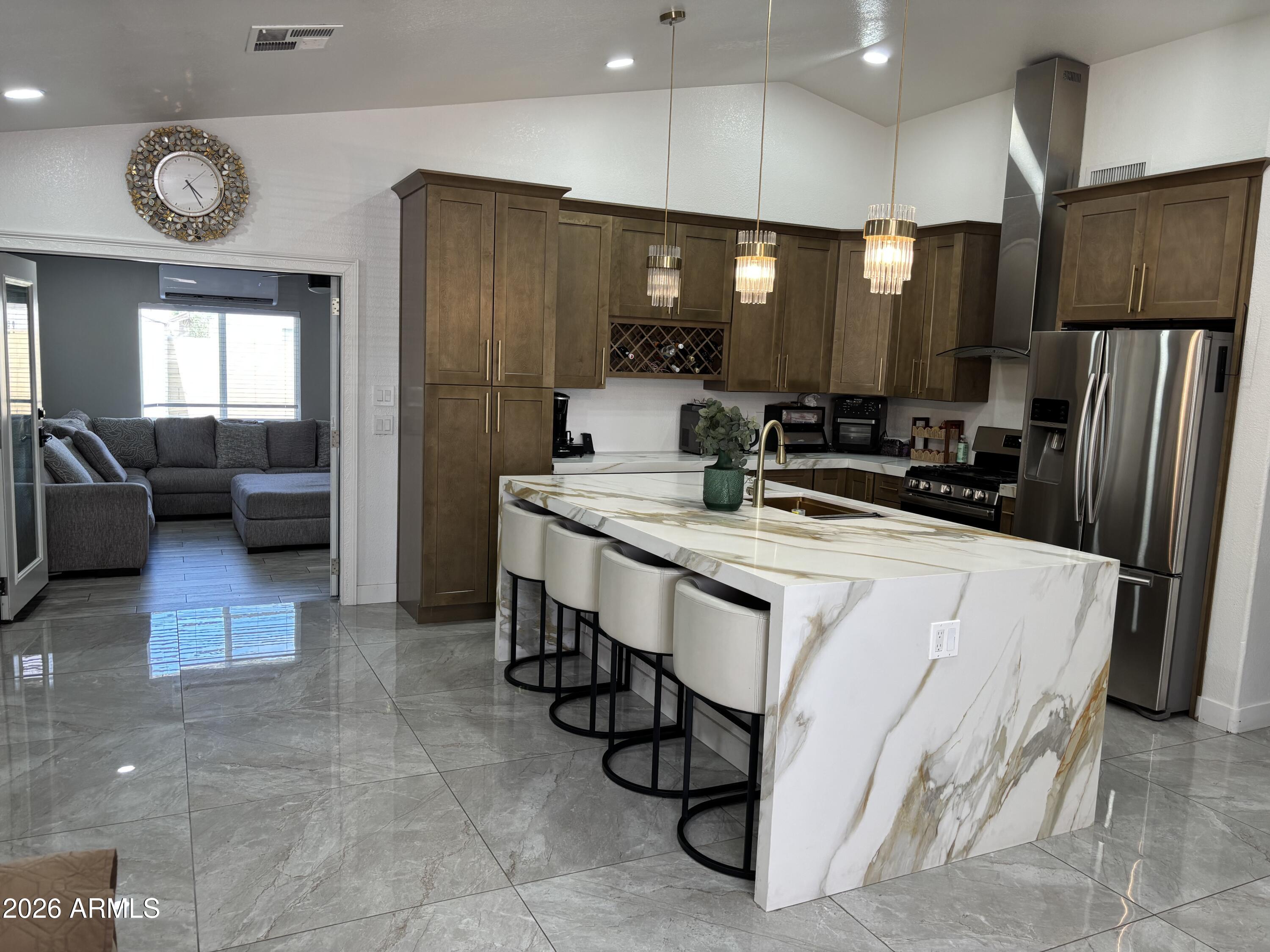 2015 N 89TH Drive, Phoenix, AZ 85037