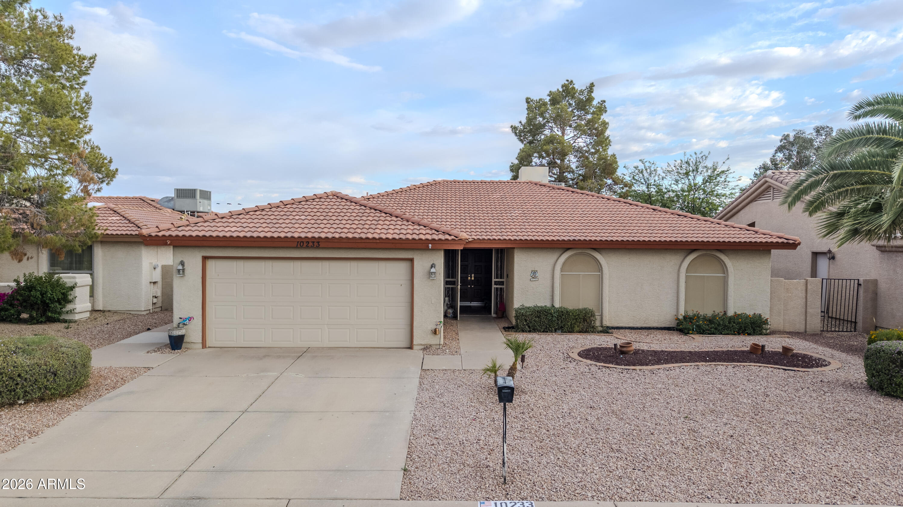 10233 E Navajo Place, Sun Lakes, AZ 85248