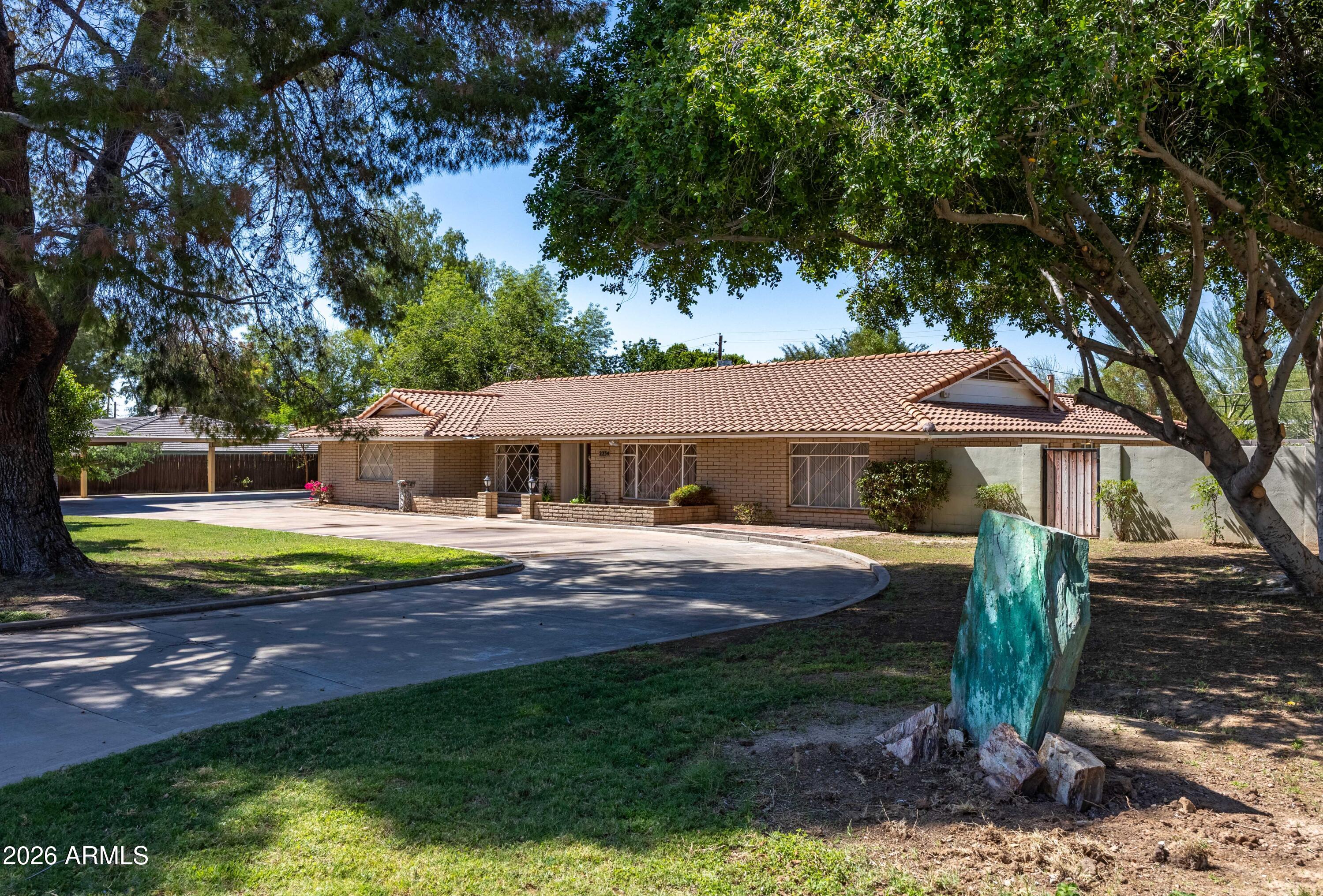 2234 E MISSOURI Avenue, Phoenix, AZ 85016