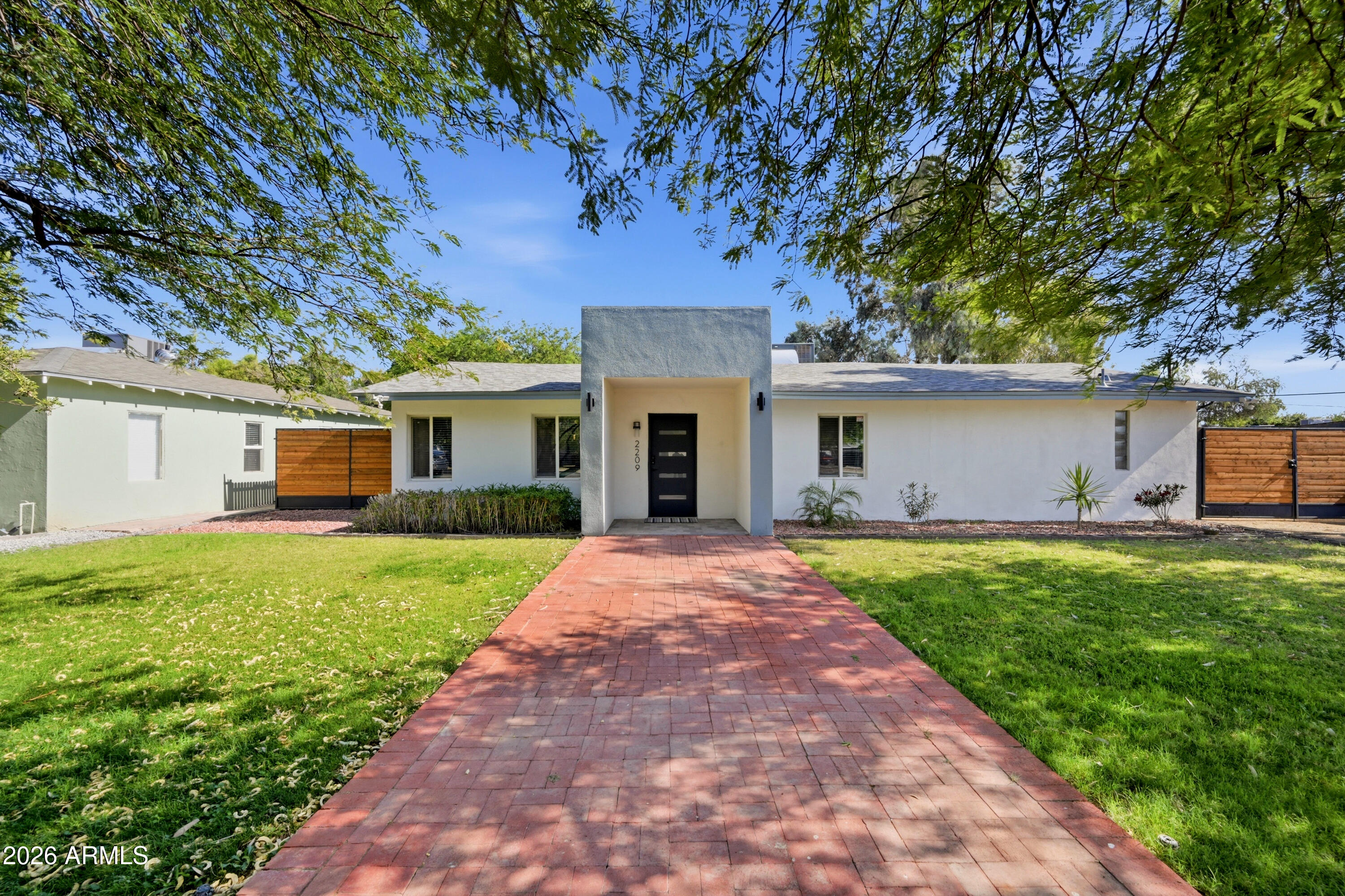 2209 E WINDSOR Avenue, Phoenix, AZ 85006