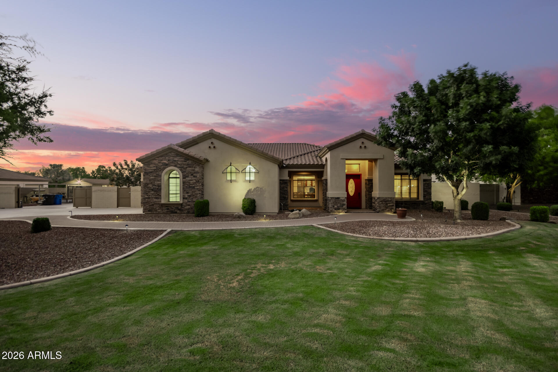 2744 E COUNTRY SHADOWS Court, Gilbert, AZ 85298