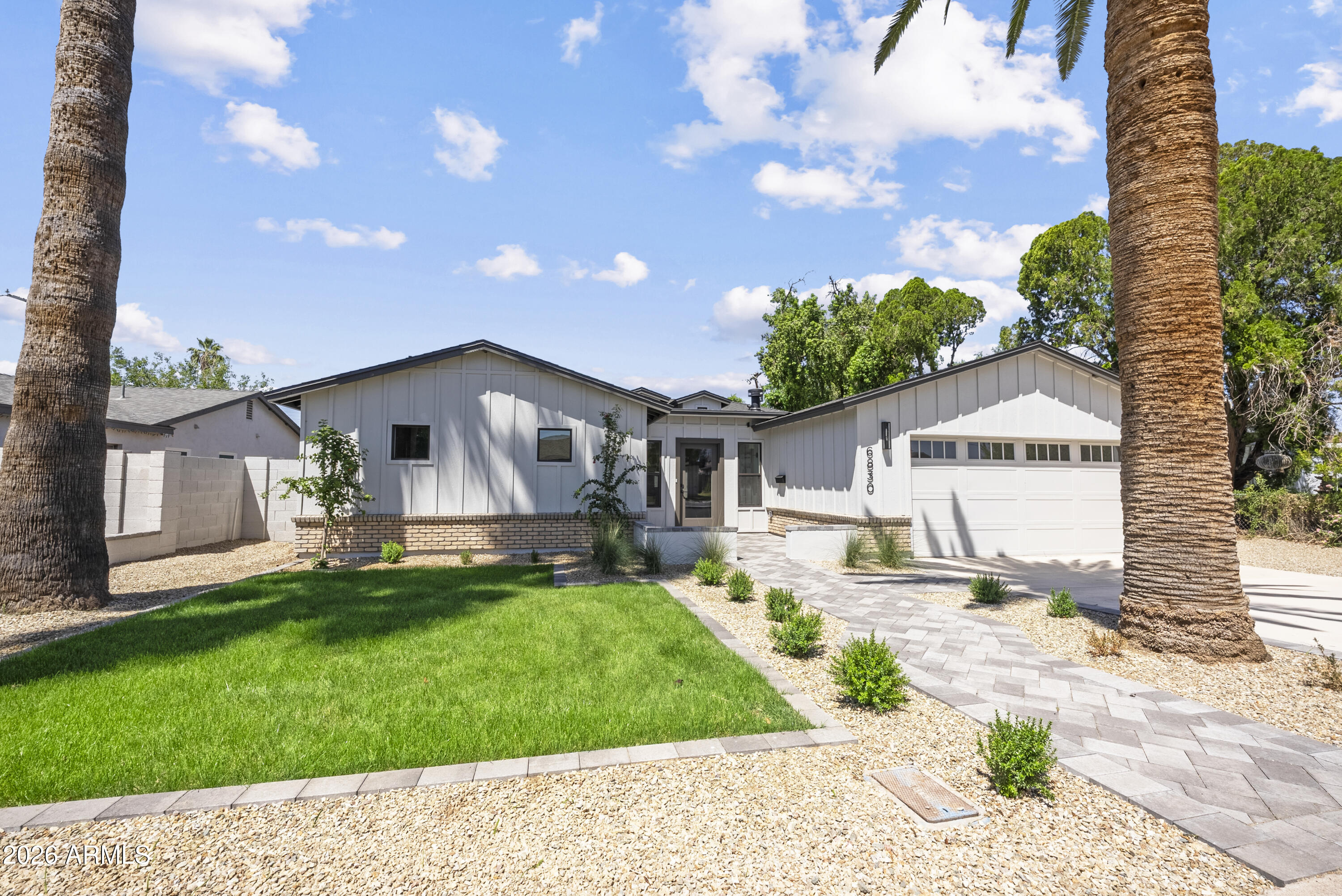 6830 N 10TH Place, Phoenix, AZ 85014