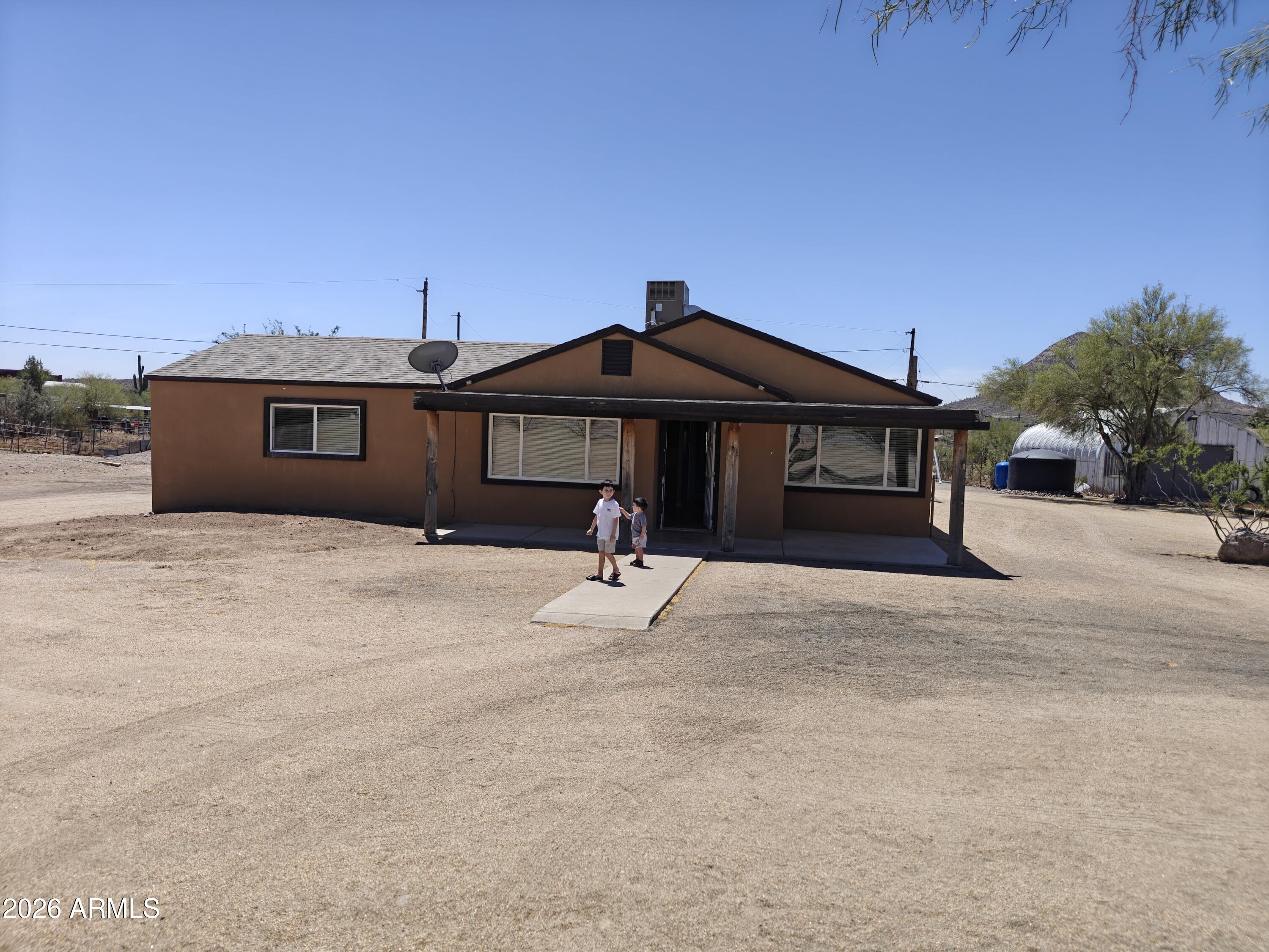 2417 W ROUGHRIDER Road, New River, AZ 85087