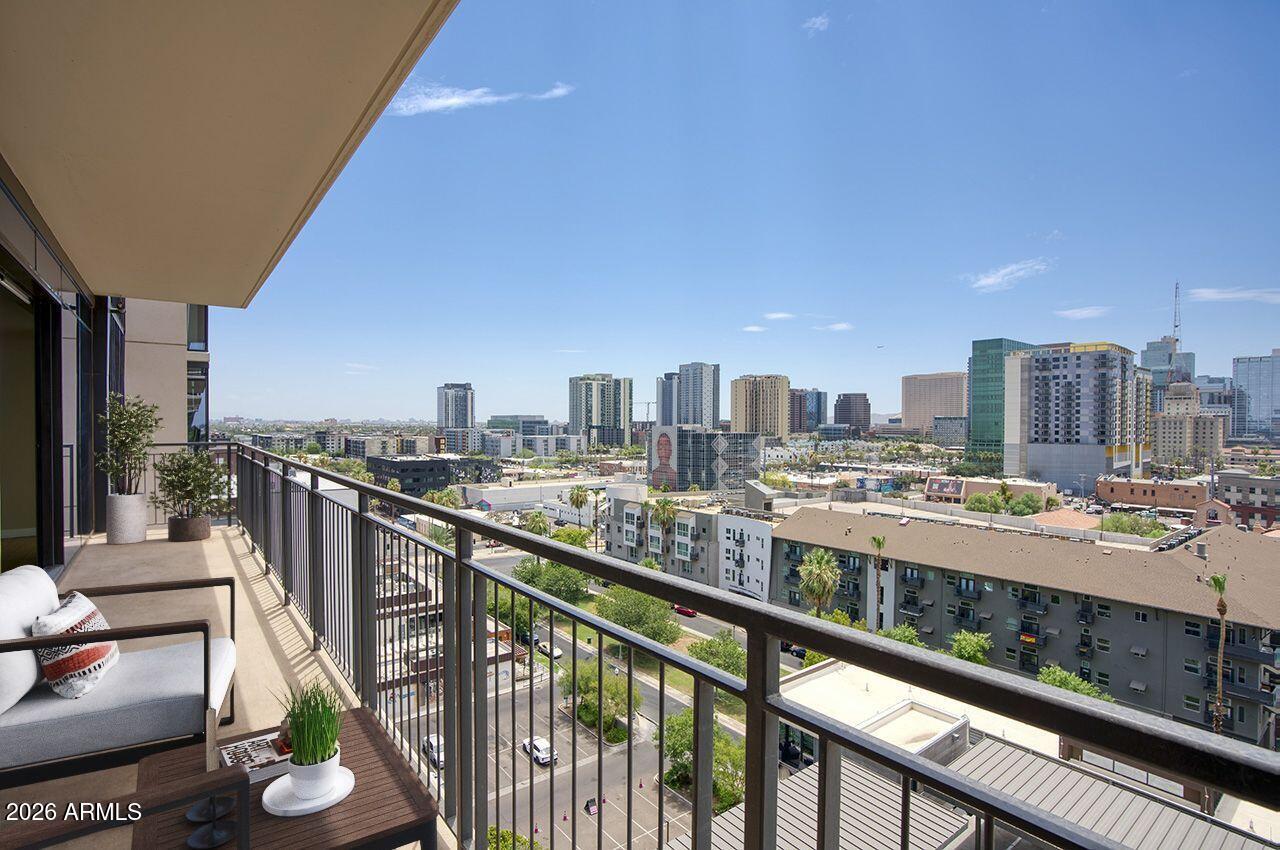 200 W PORTLAND Street 1113, Phoenix, AZ 85003