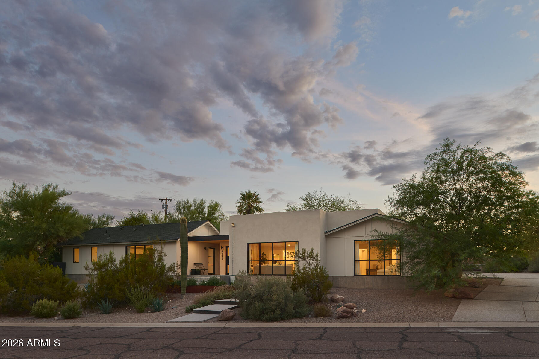 4035 E MCDONALD Drive, Phoenix, AZ 85018