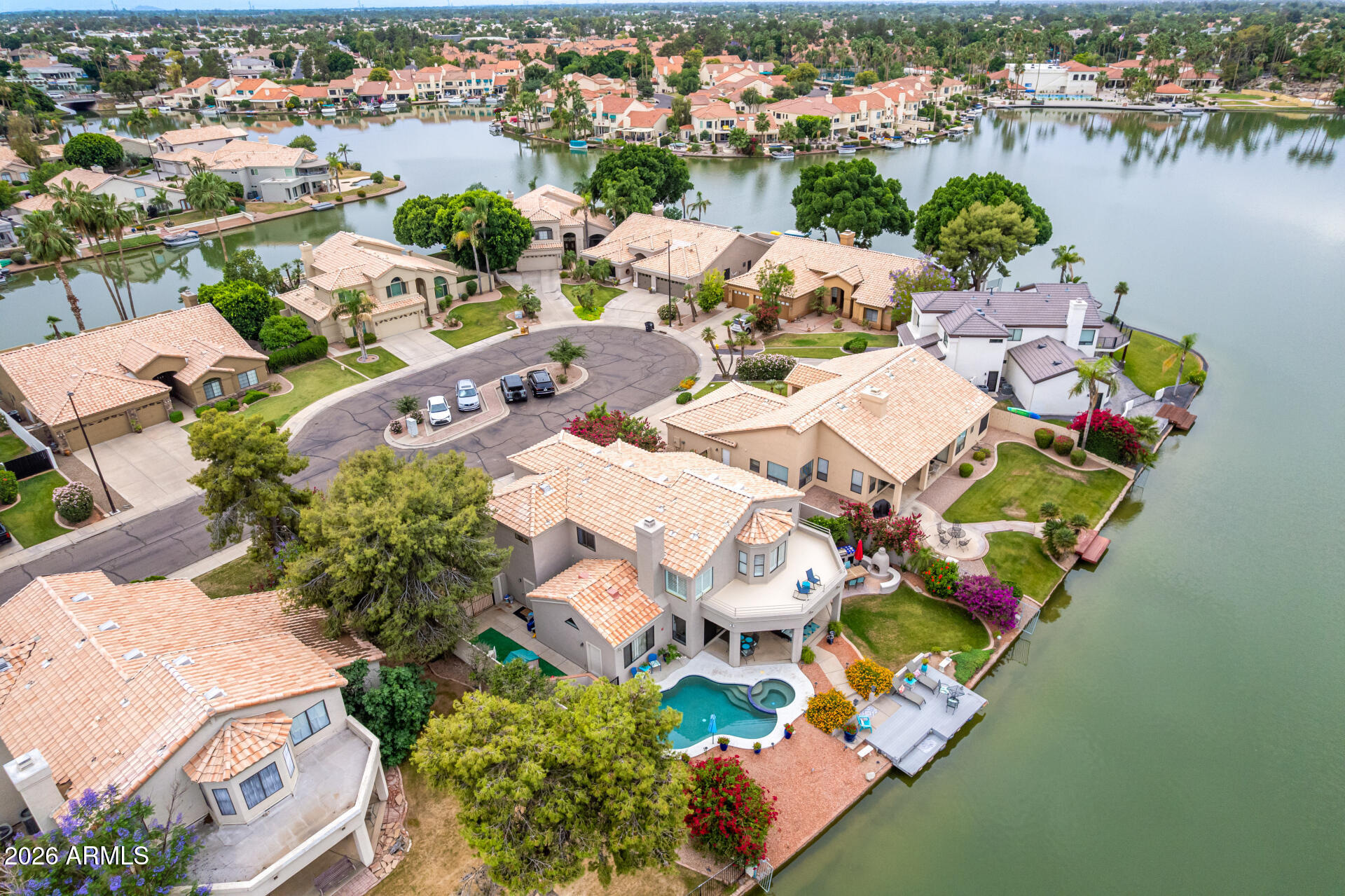 1826 E LAKECREST Drive, Gilbert, AZ 85234