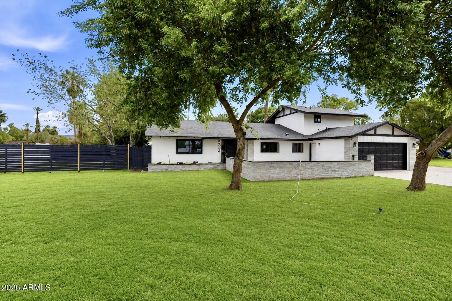 524 W HARMONT Drive, Phoenix, AZ 85021