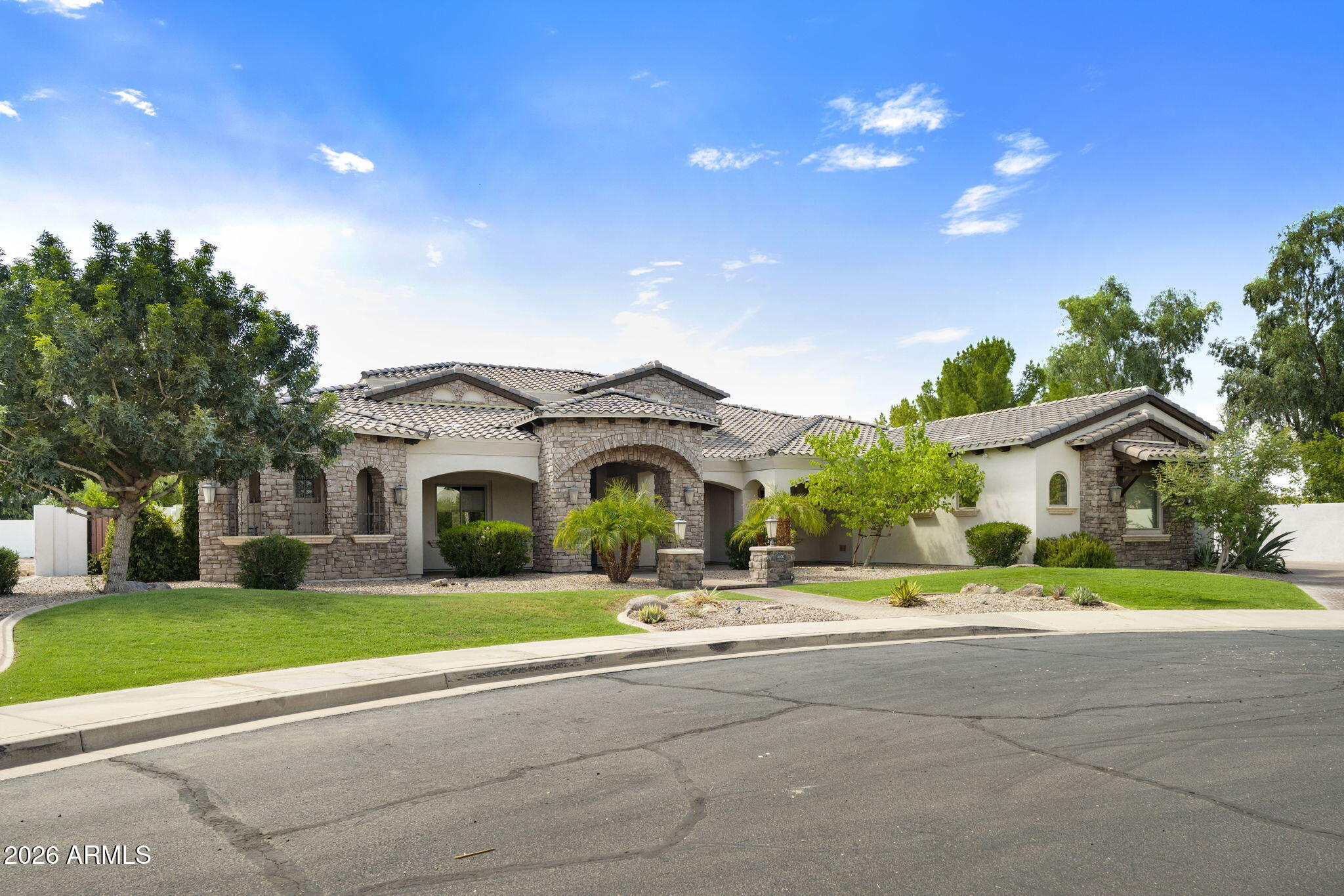 5600 S GEMSTONE Drive, Chandler, AZ 85249