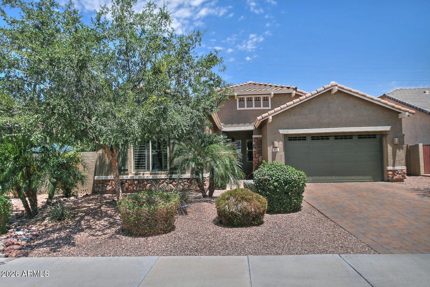 924 E DUMBARTON Avenue, Gilbert, AZ 85298