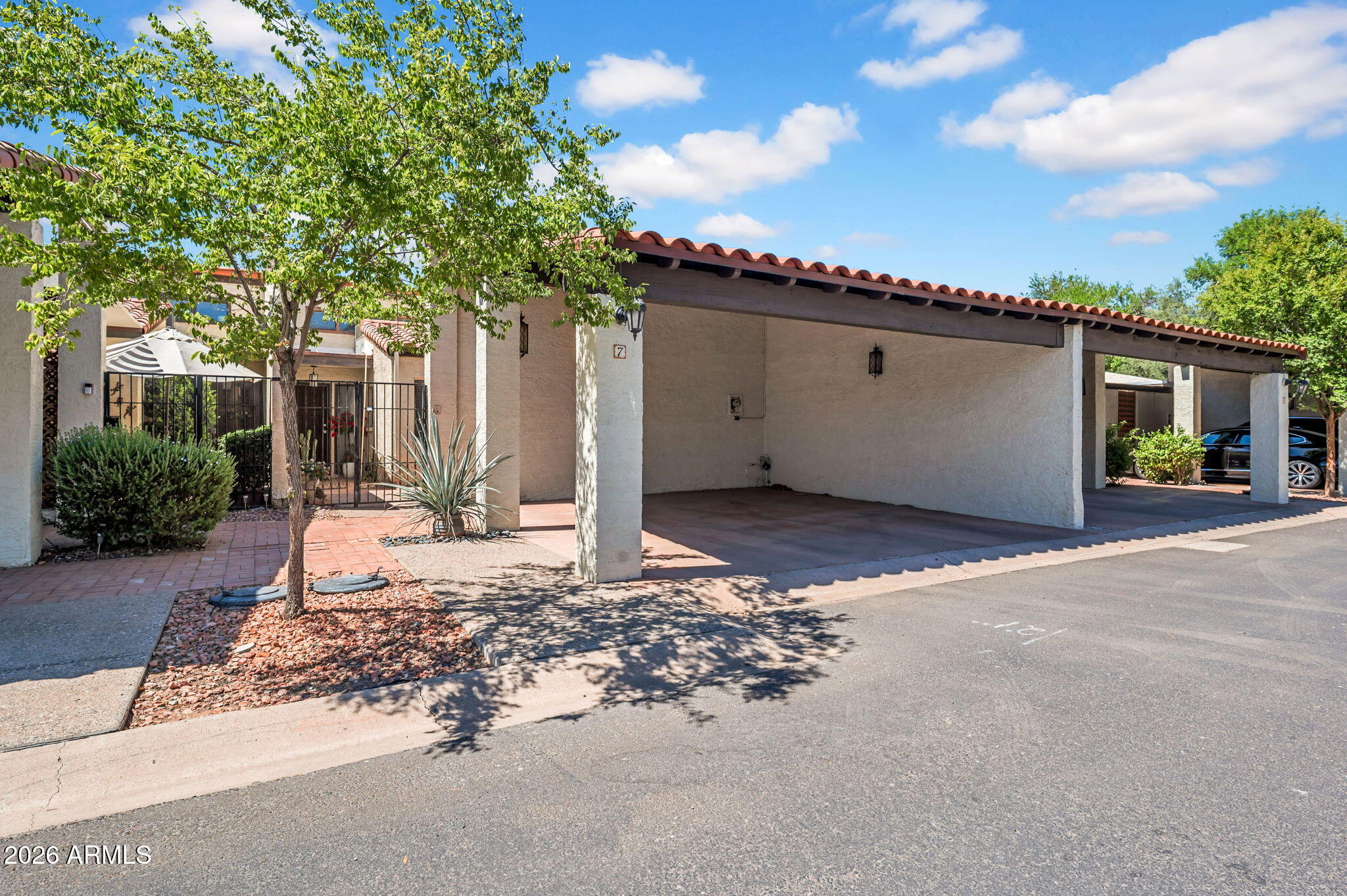 7 E LOMA Lane, Phoenix, AZ 85020