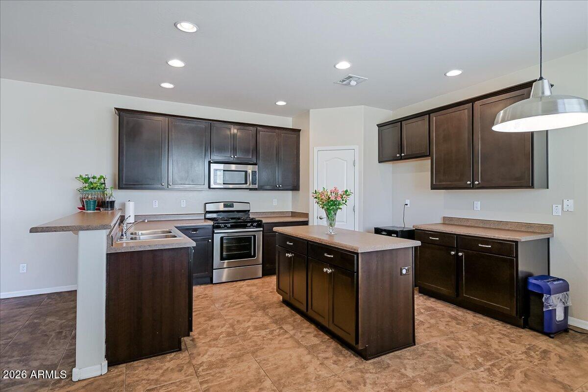7318 W MIDWAY Avenue, Glendale, AZ 85303