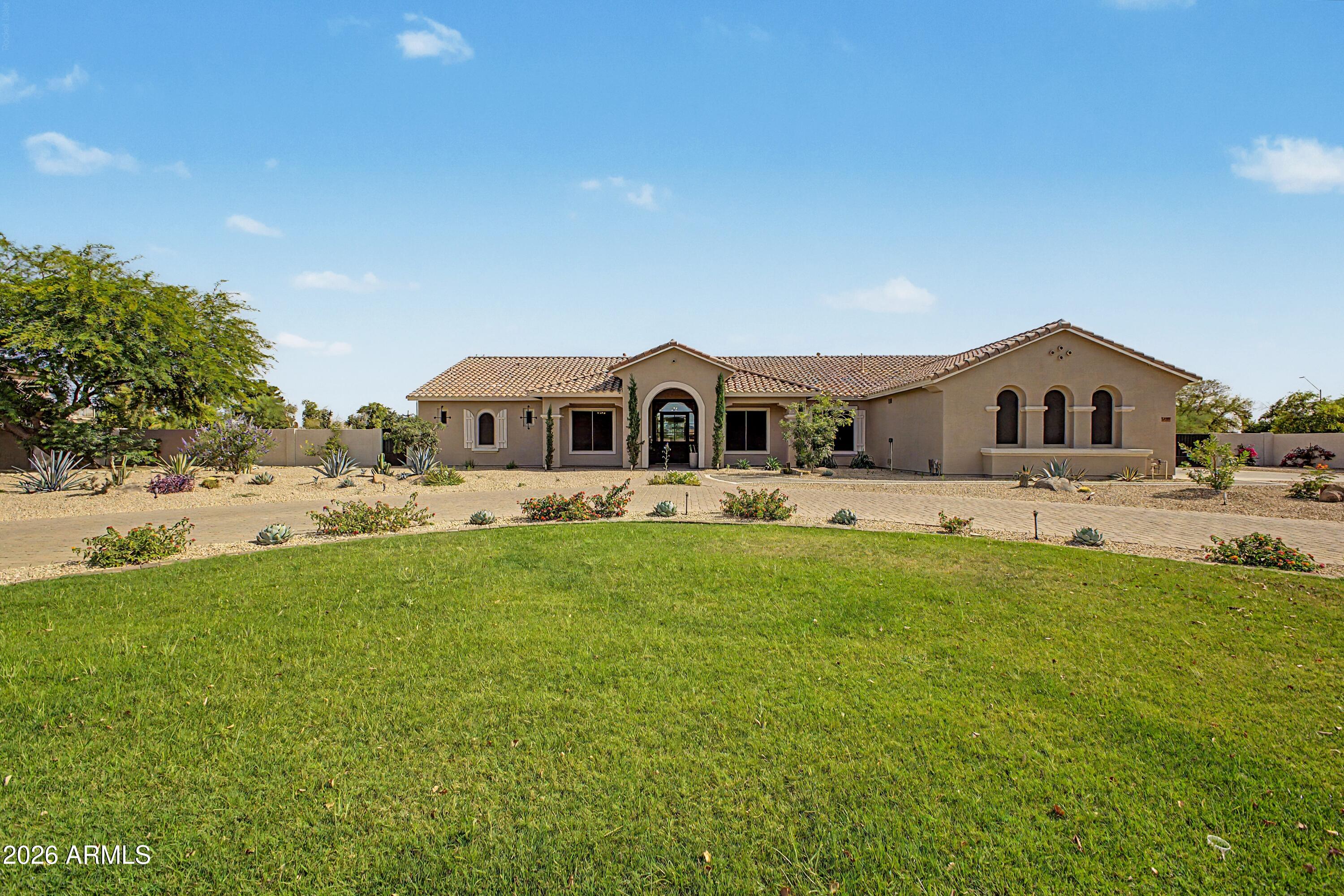 14389 W BECKER Lane, Surprise, AZ 85379