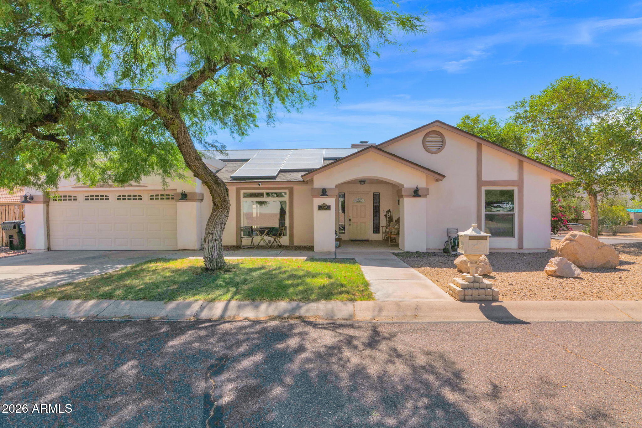 9040 N 14TH Place, Phoenix, AZ 85020