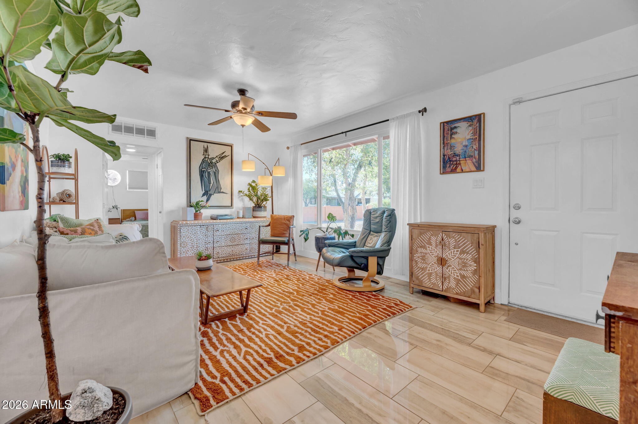 413 W CARON Street W, Phoenix, AZ 85021