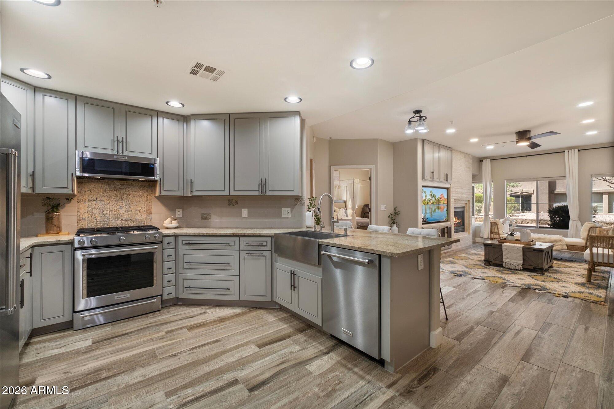 5350 E DEER VALLEY Drive 1250, Phoenix, AZ 85054