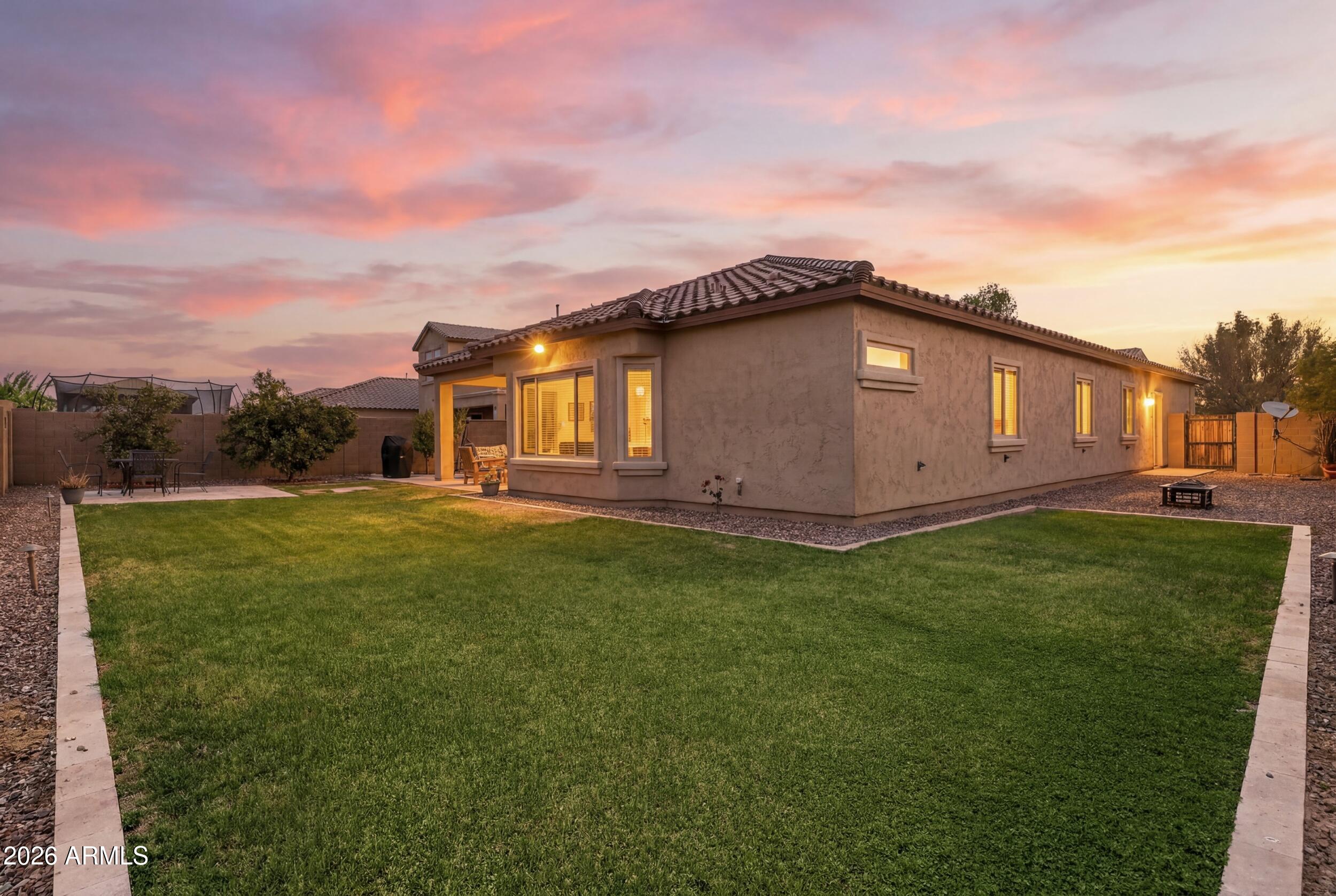 17519 W HEDGEHOG Place, Surprise, AZ 85387