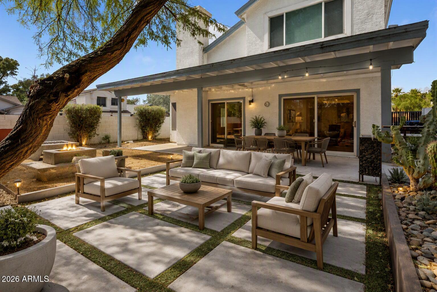 717 E SACK Drive, Phoenix, AZ 85024