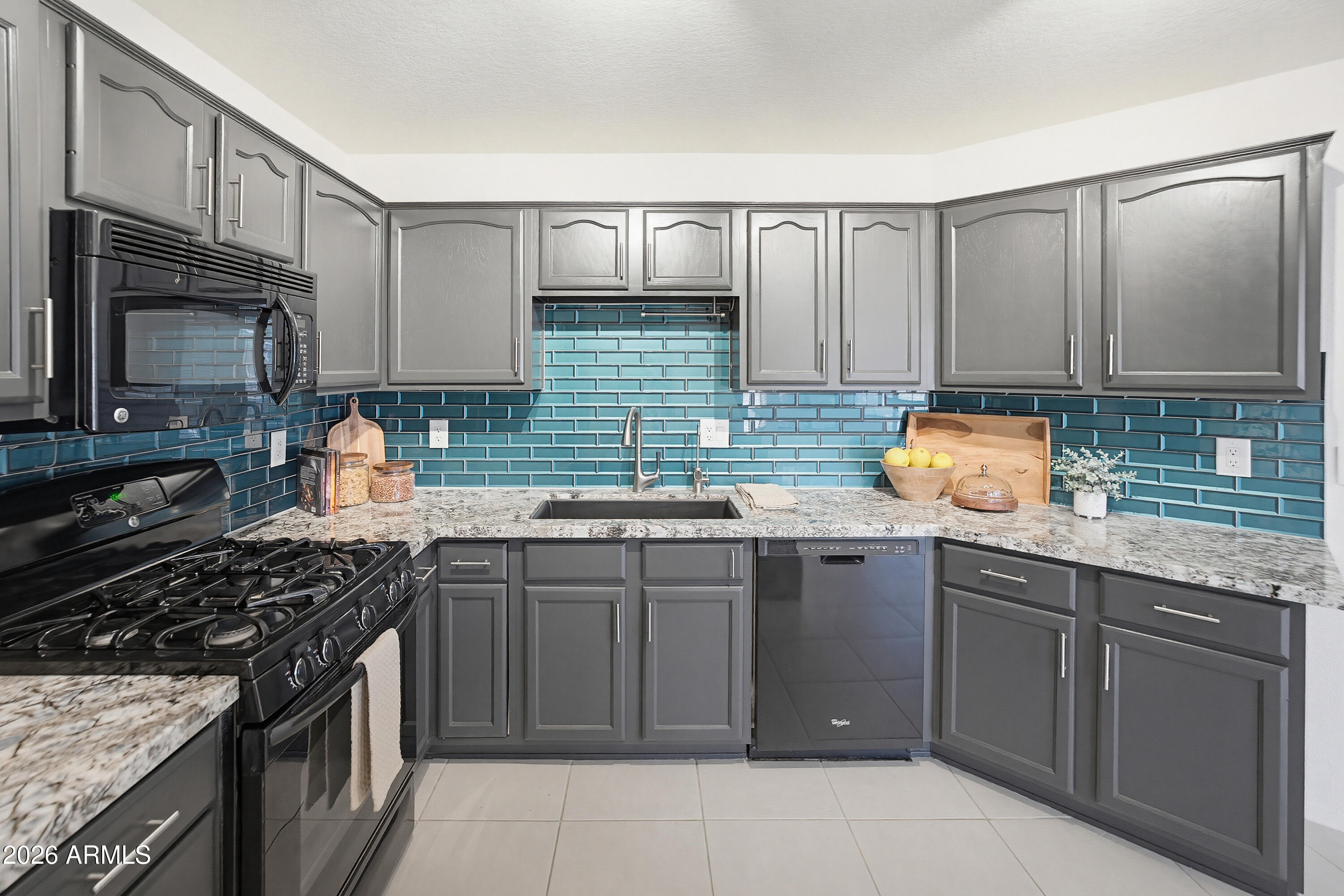490 S CATALINA Street, Gilbert, AZ 85233