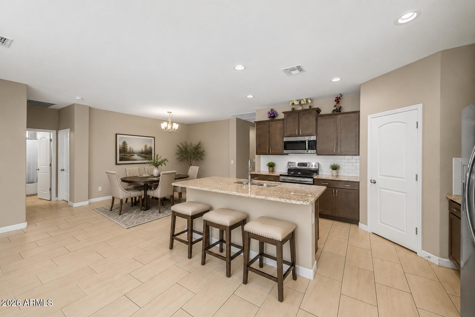 10736 W BRONCO Trail, Peoria, AZ 85383