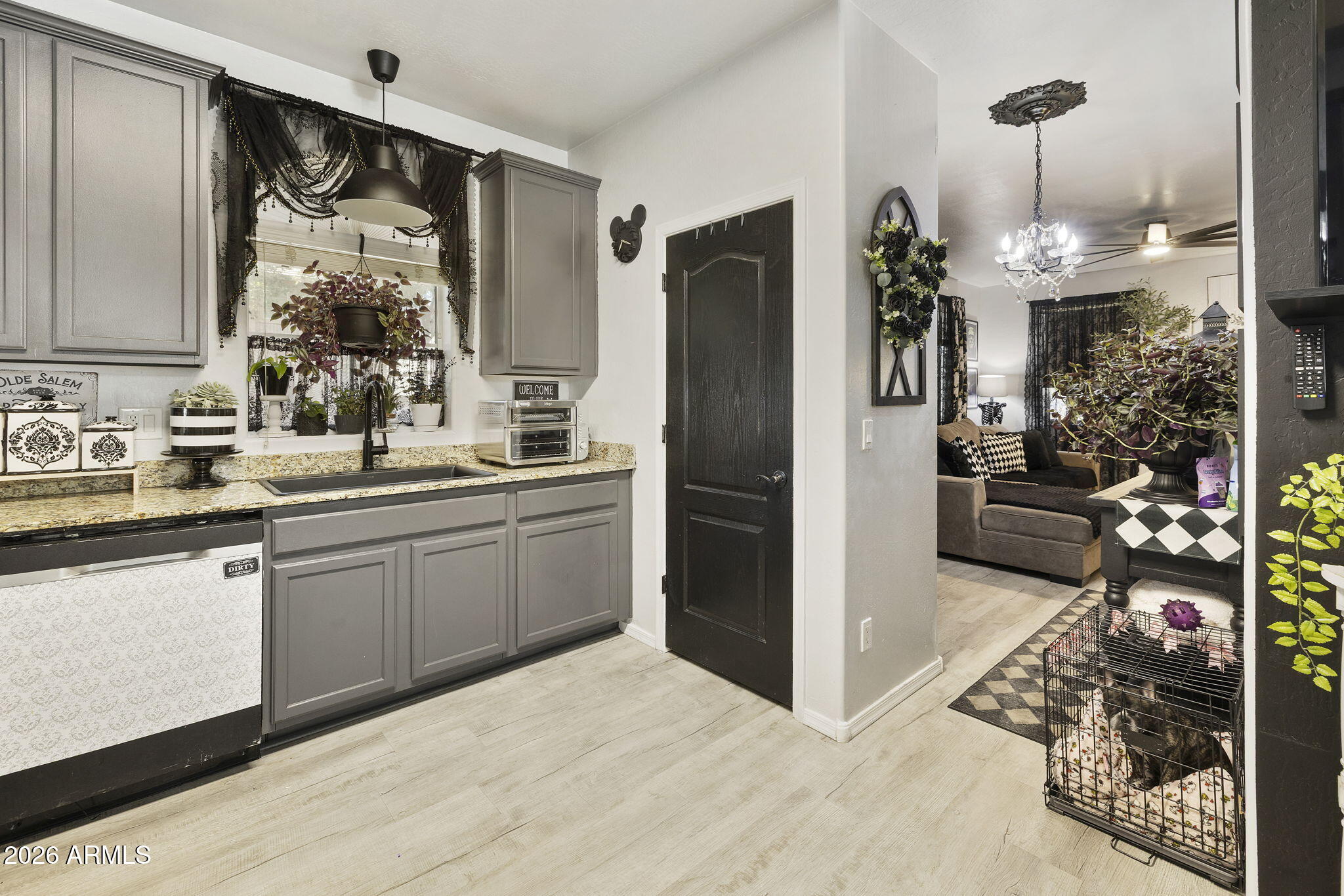 10206 E ISLETA Avenue, Mesa, AZ 85209
