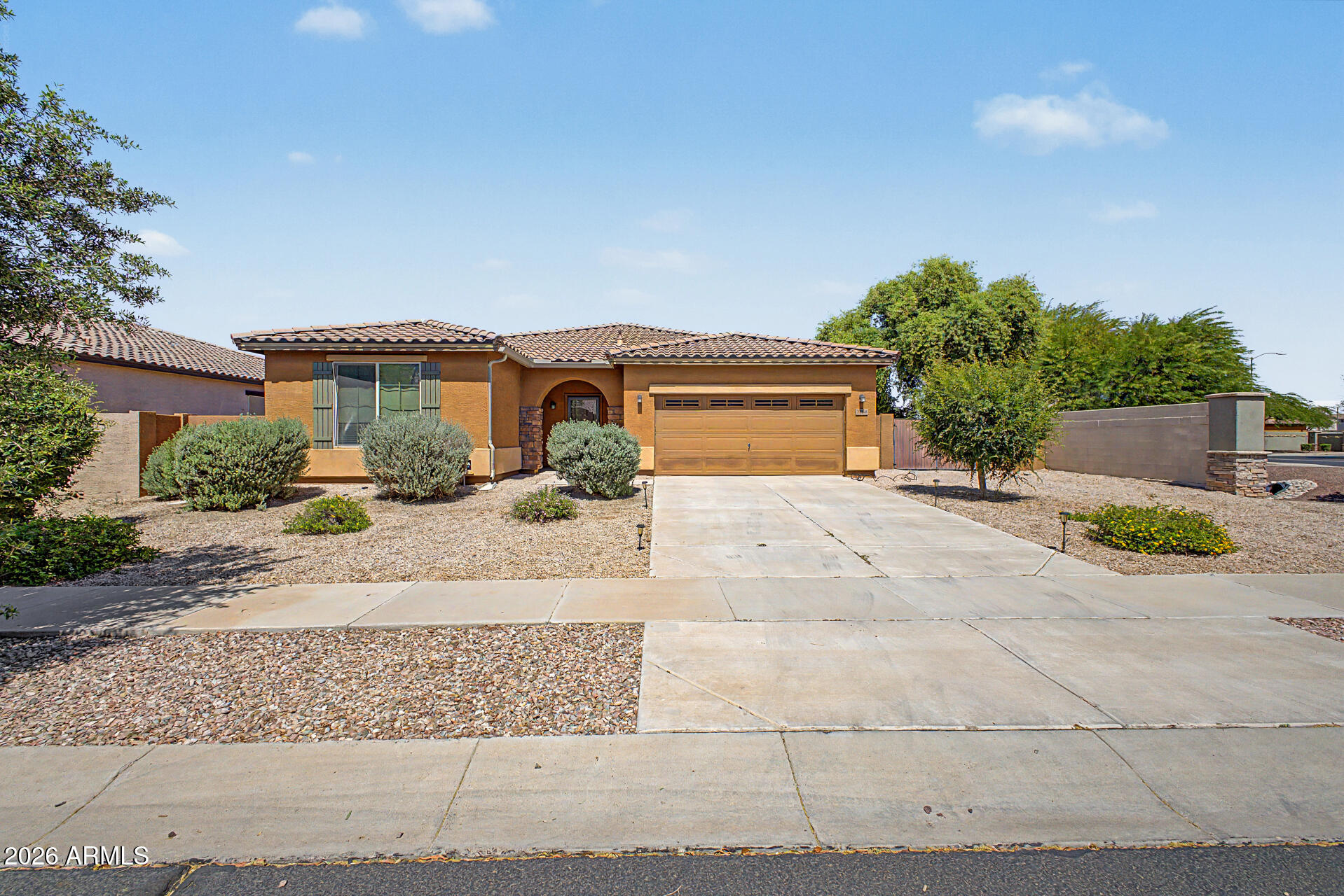 7564 W BERRIDGE Lane, Glendale, AZ 85303