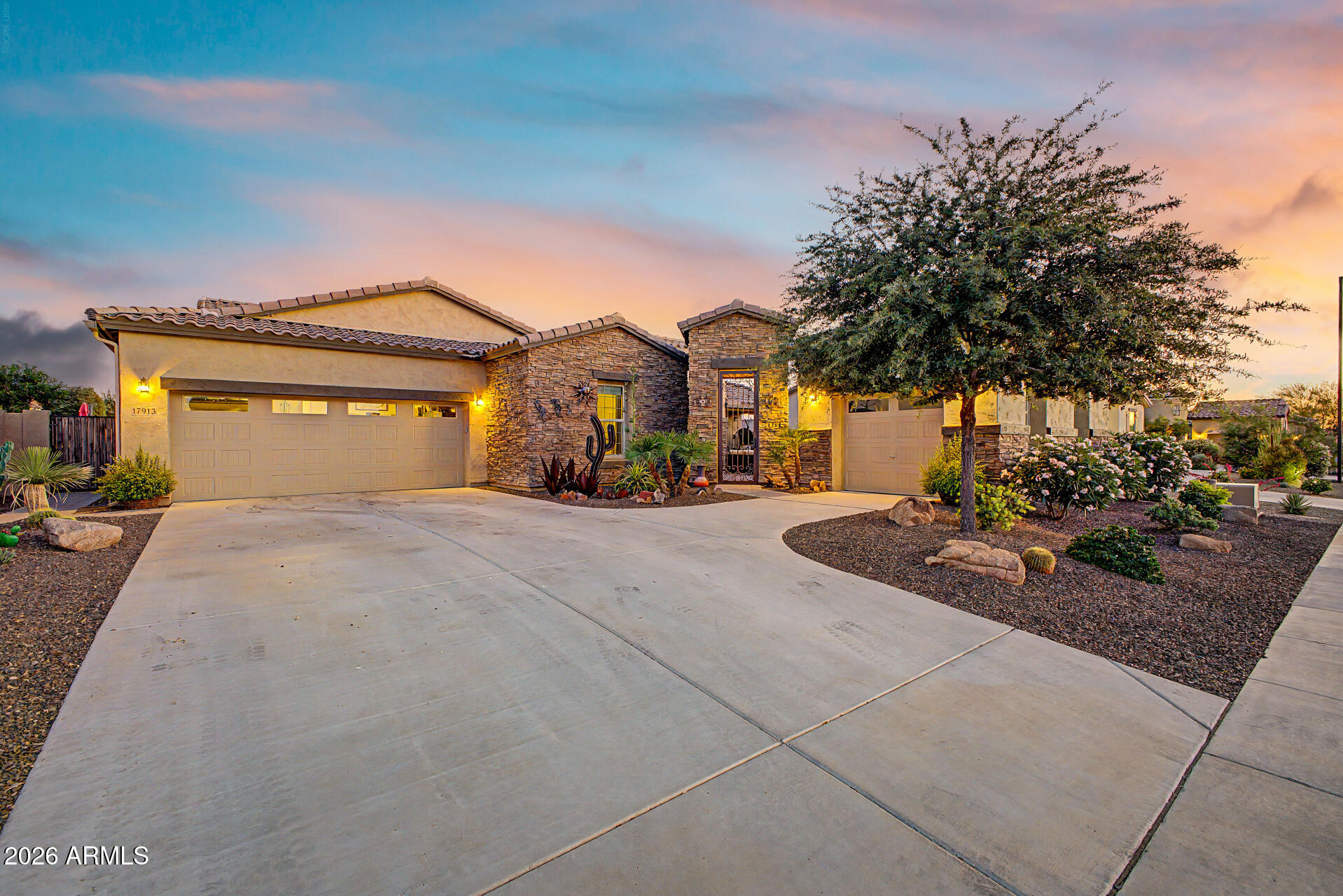 17913 W REDWOOD Lane, Goodyear, AZ 85338