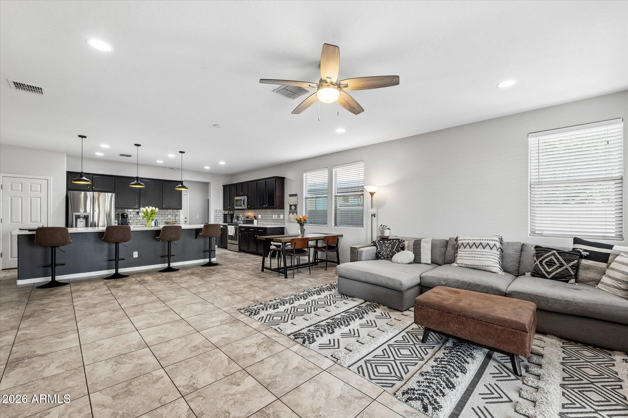 10155 W LOS GATOS Drive, Peoria, AZ 85383