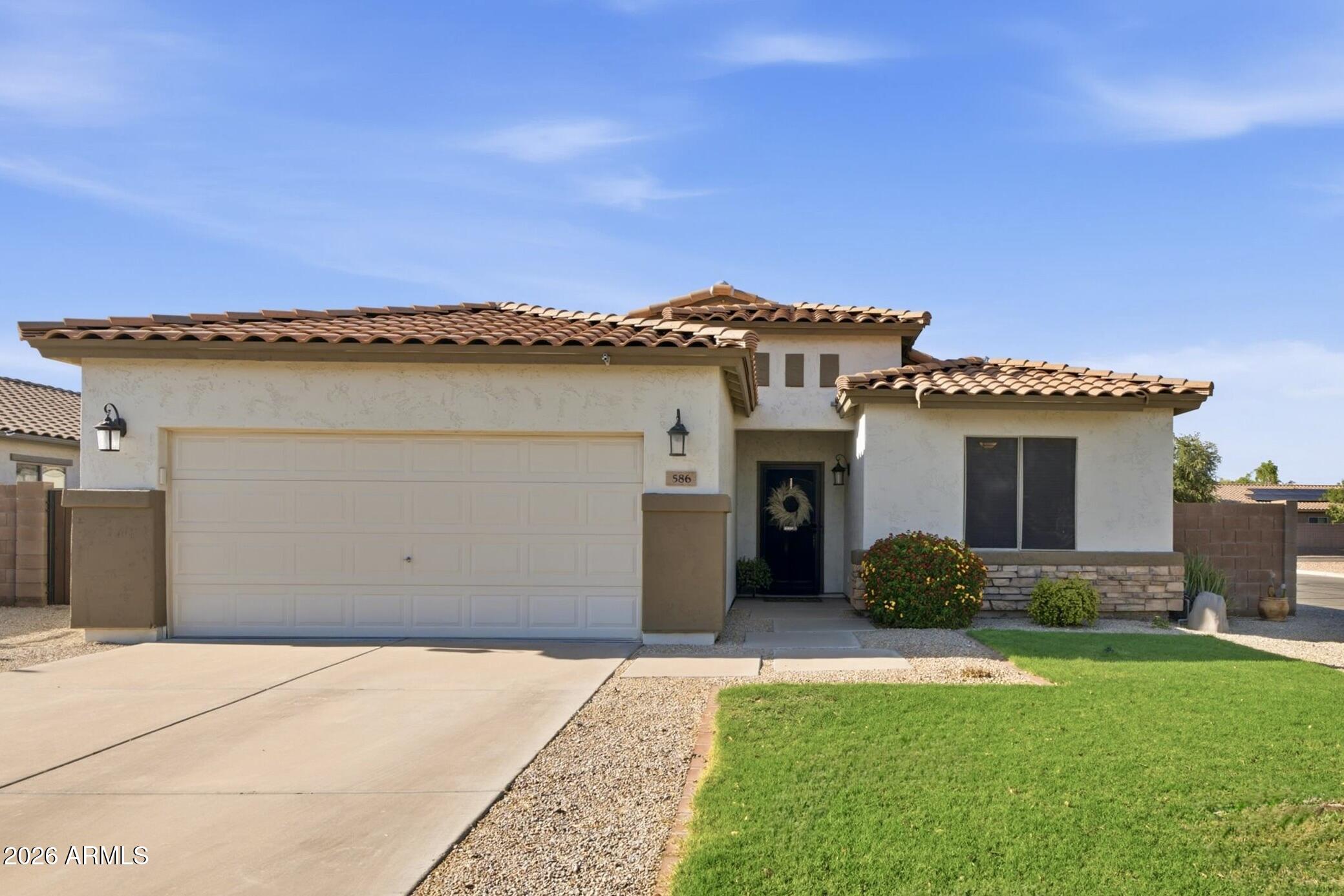 586 E CHELSEA Drive, San Tan Valley, AZ 85140