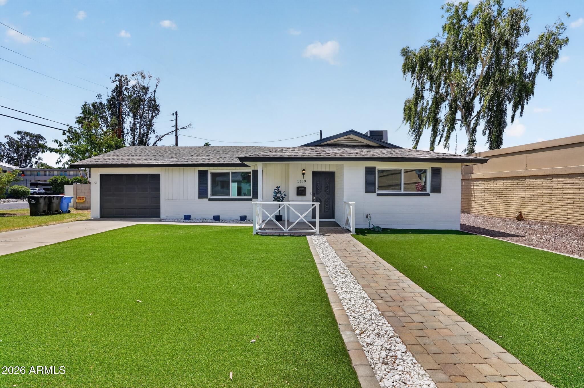 1749 E MEDLOCK Drive, Phoenix, AZ 85016