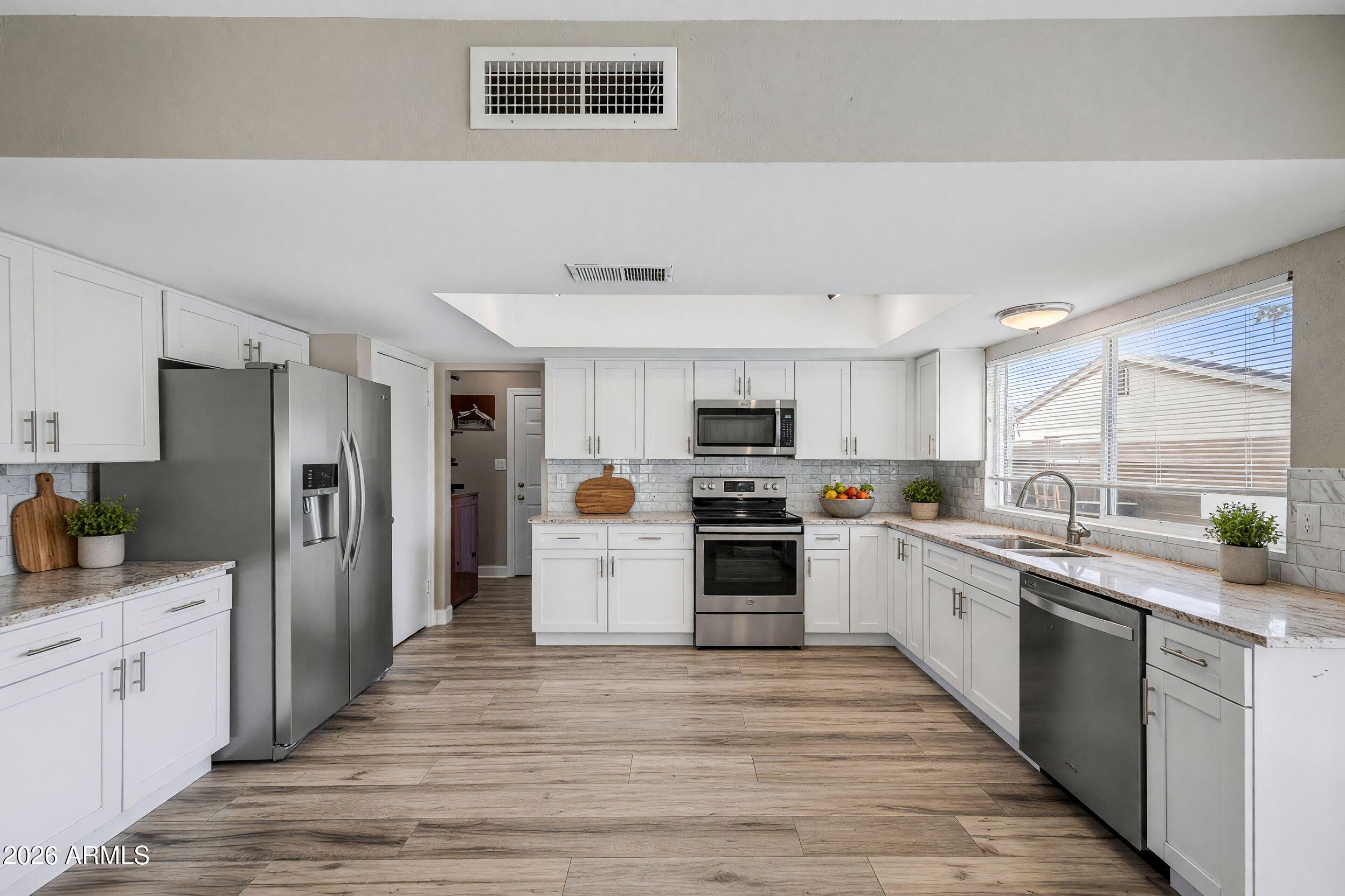 11210 N 52ND Avenue, Glendale, AZ 85304