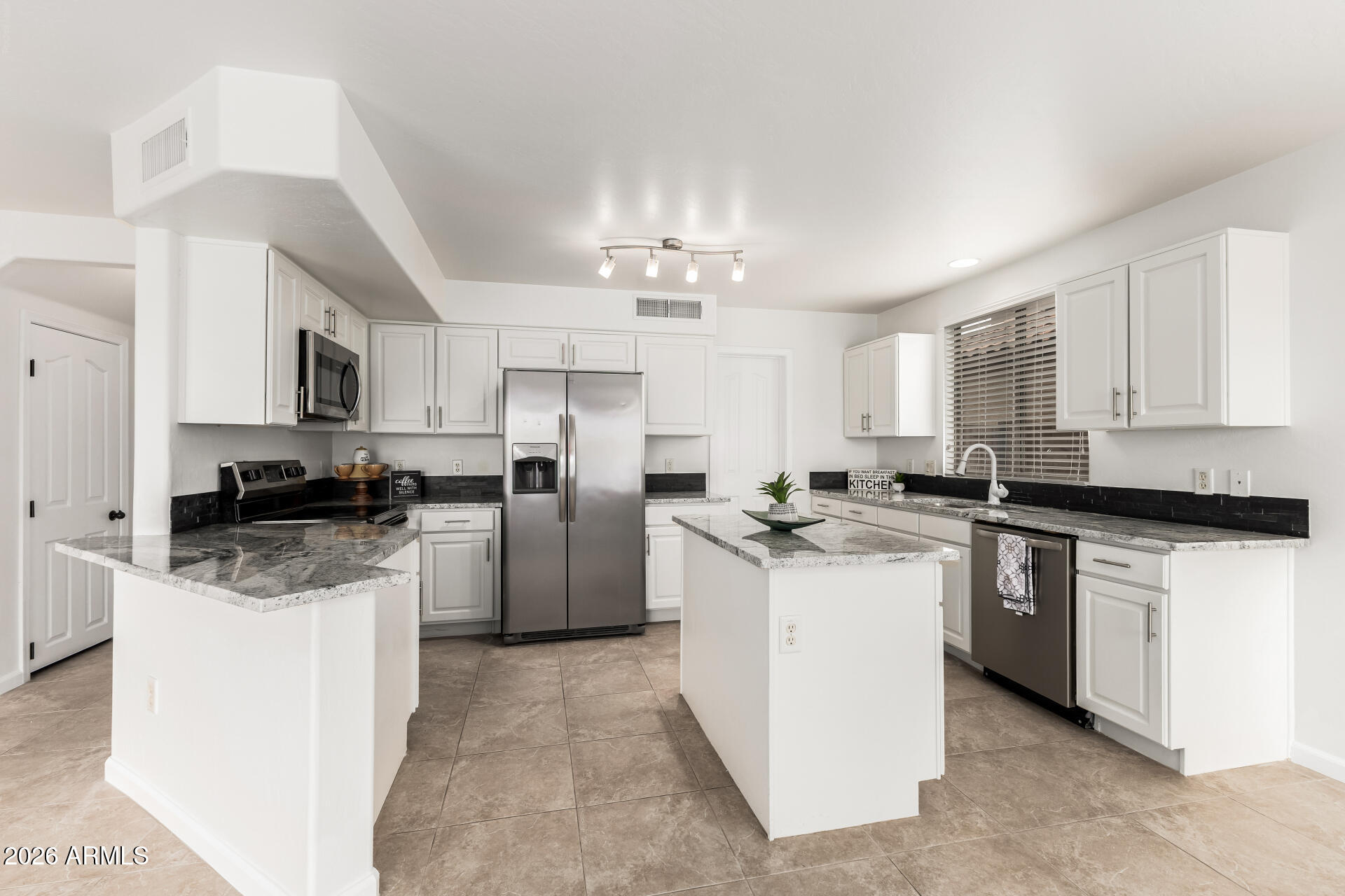 1411 S WESTERN SKIES Drive, Gilbert, AZ 85296