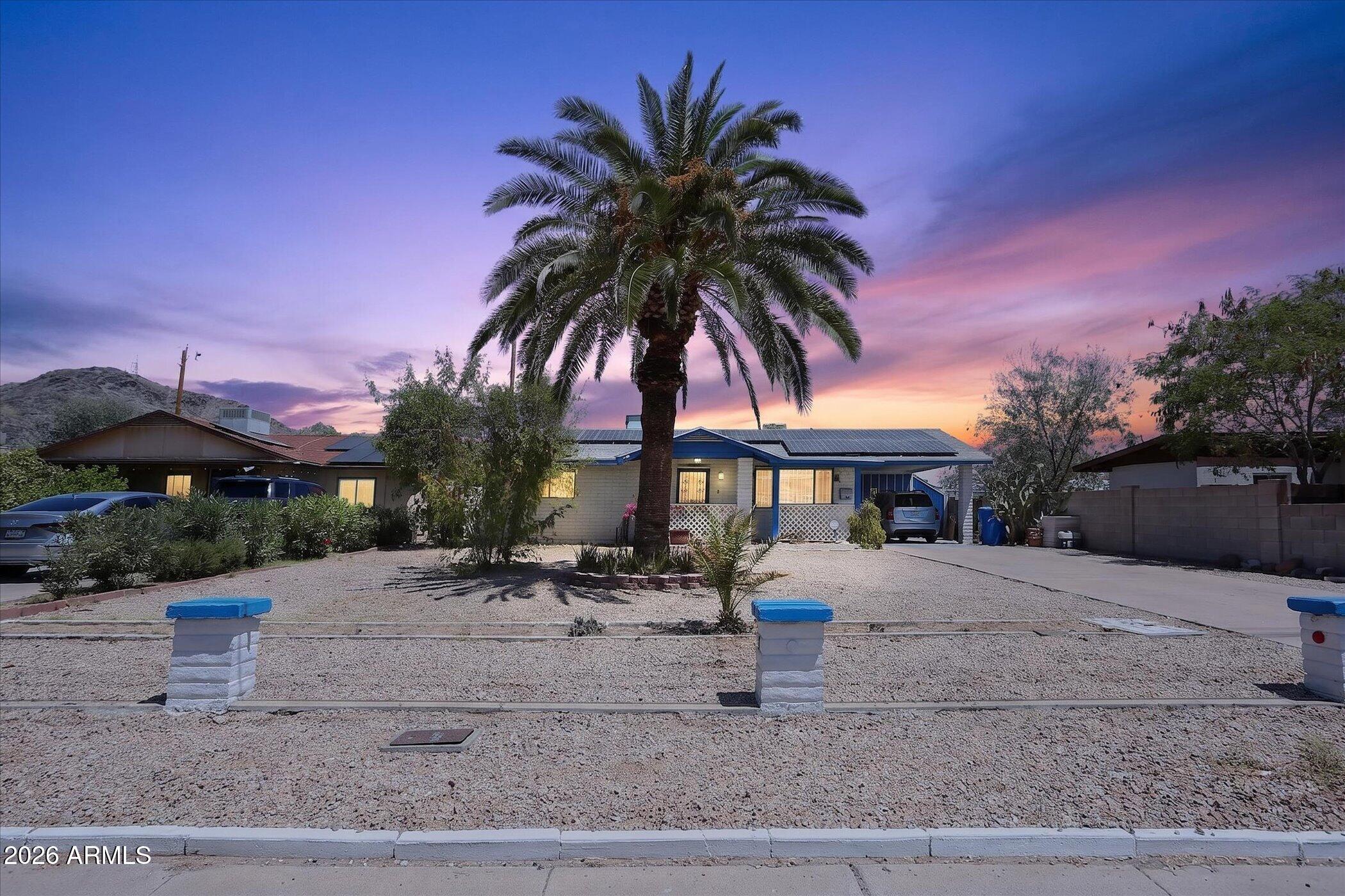 806 E MOUNTAIN VIEW Road, Phoenix, AZ 85020