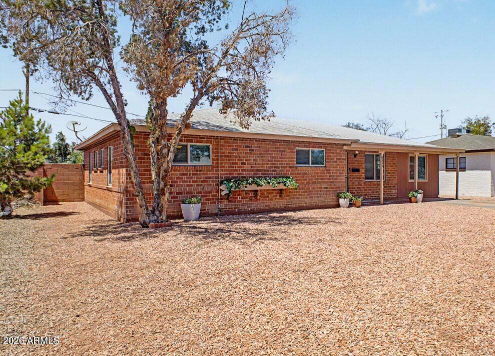 2344 W MITCHELL Drive, Phoenix, AZ 85015