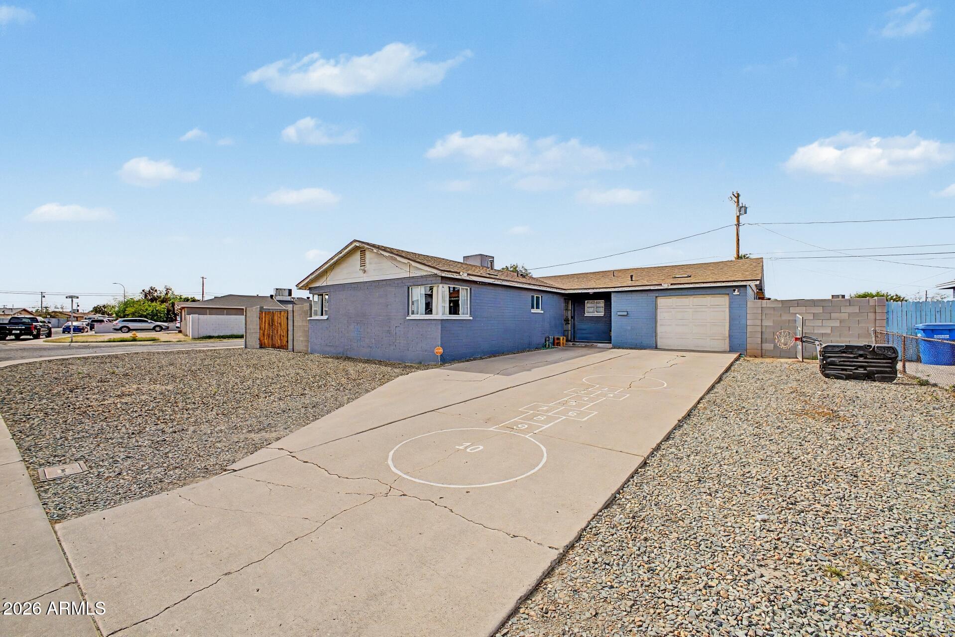 4738 W FAIRMOUNT Avenue, Phoenix, AZ 85031