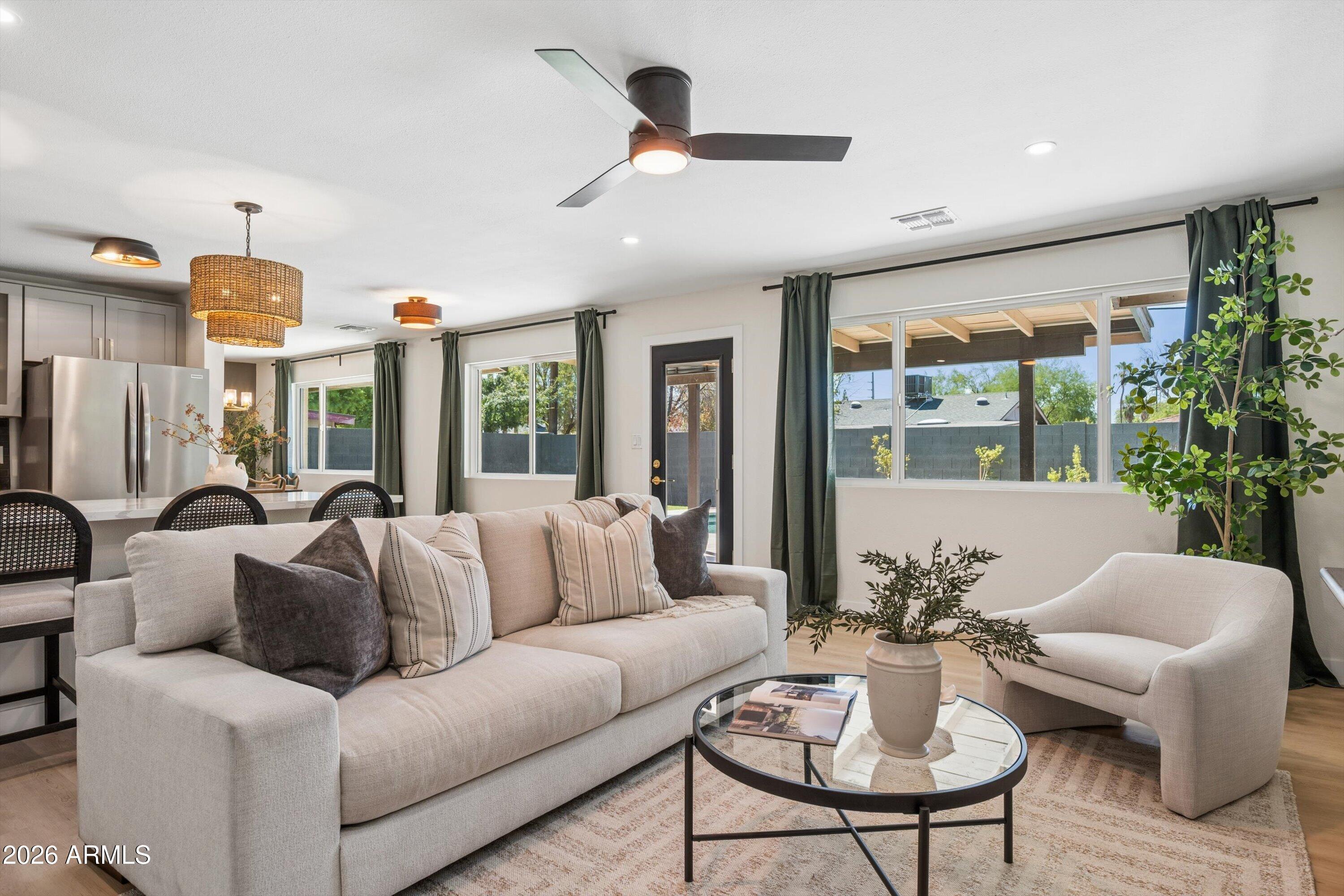 735 E MANHATTON Drive, Tempe, AZ 85282