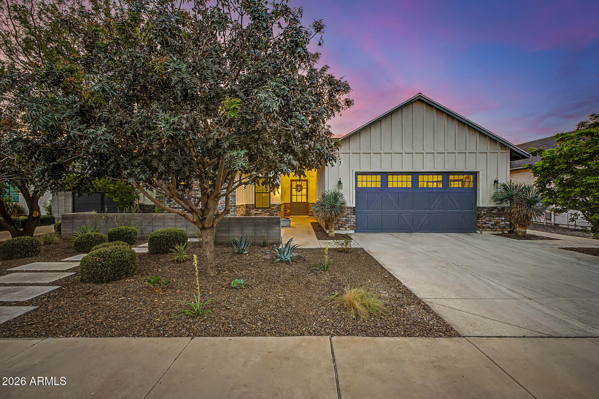 8718 N 9TH Avenue, Phoenix, AZ 85021