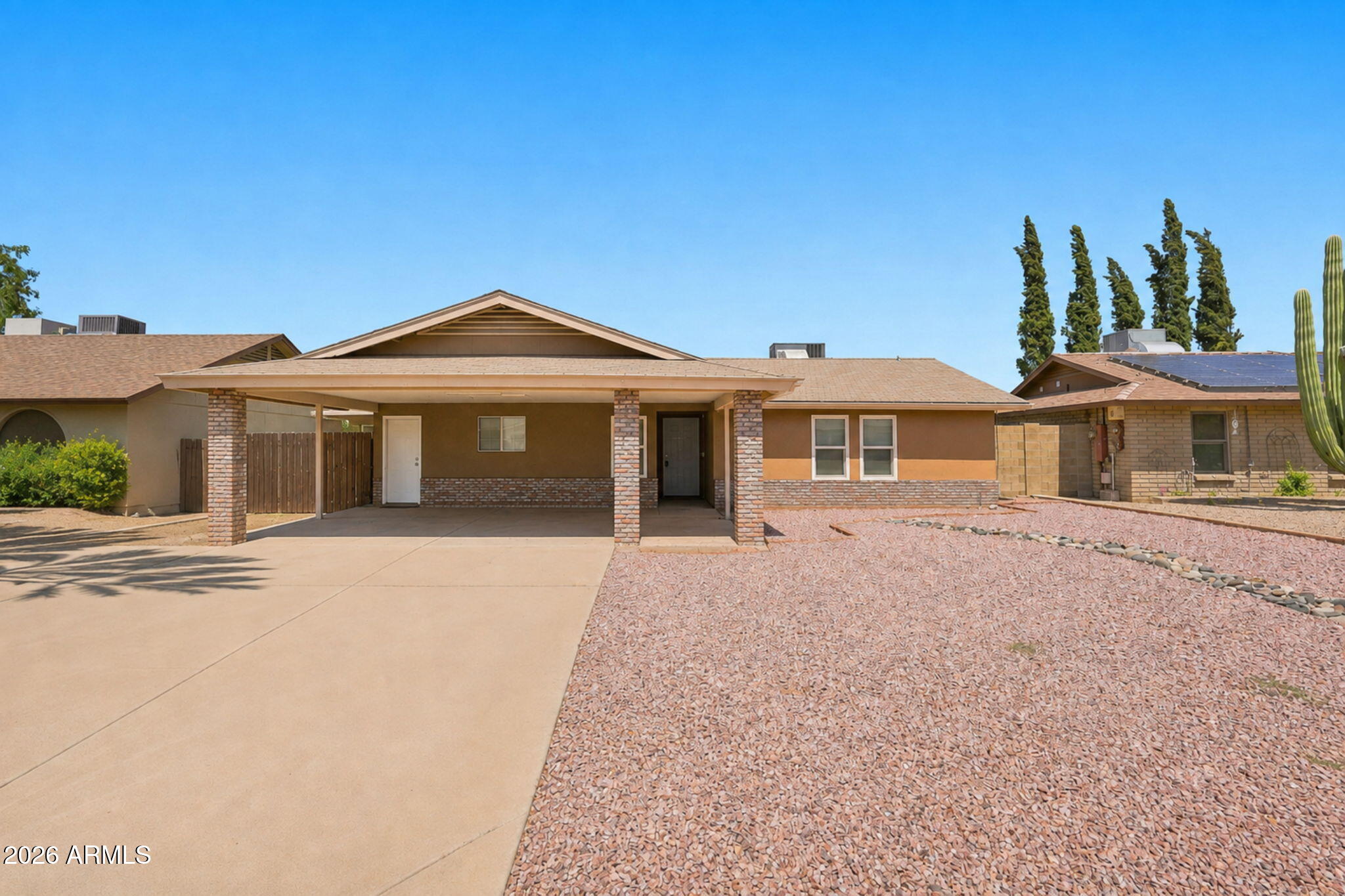 332 W KERRY Lane, Phoenix, AZ 85027