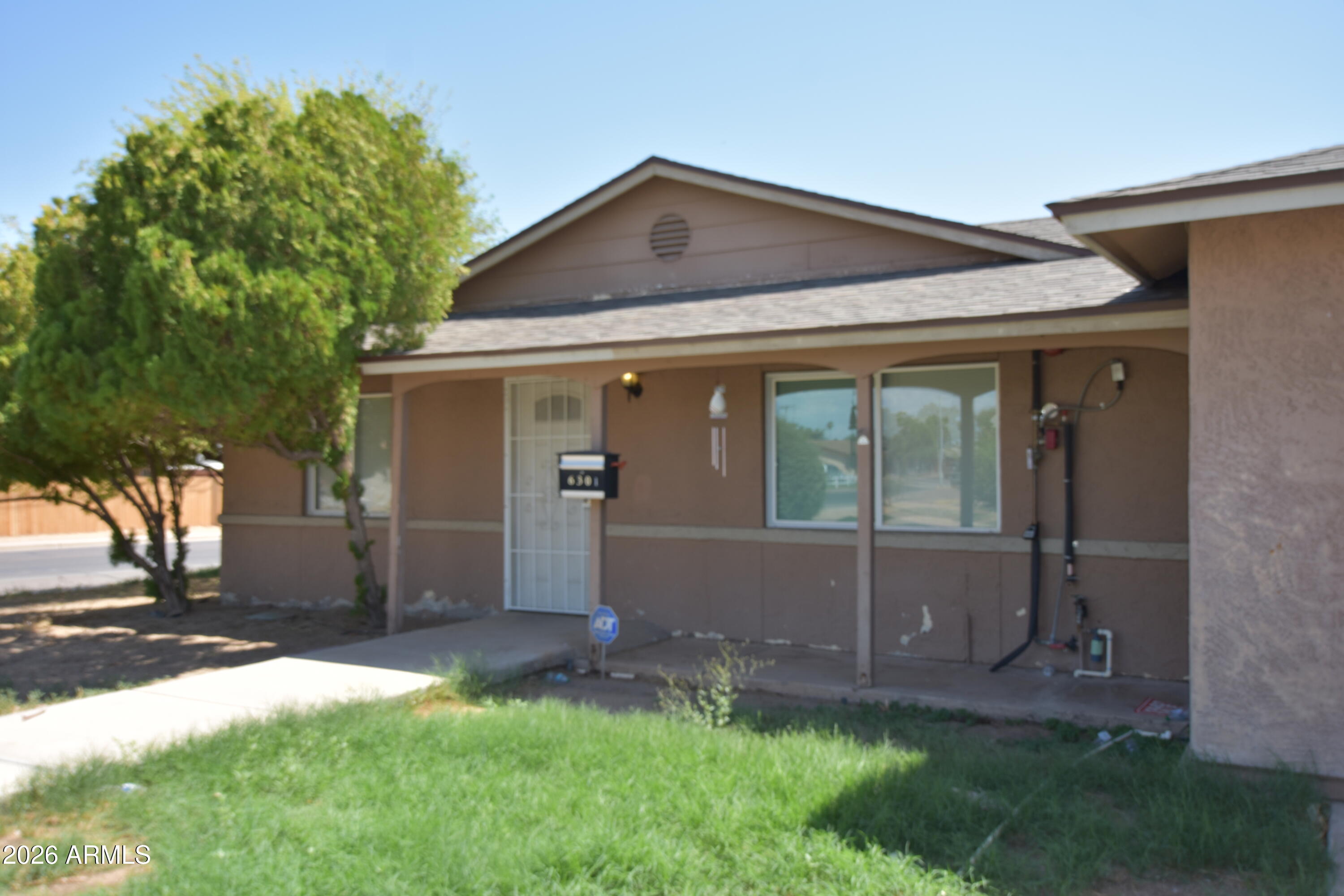 6301 W EARLL Drive, Phoenix, AZ 85033